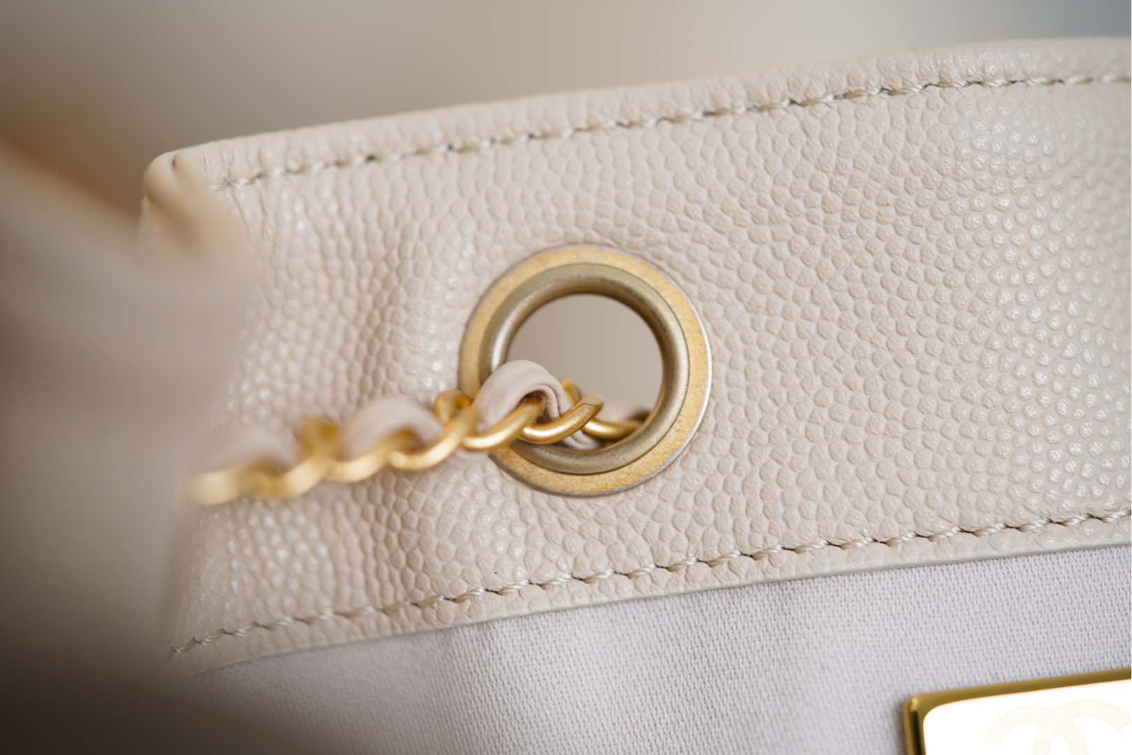 Сумка Chanel 25s 25bag Caviar Drawstring Hobo Small - Off-white