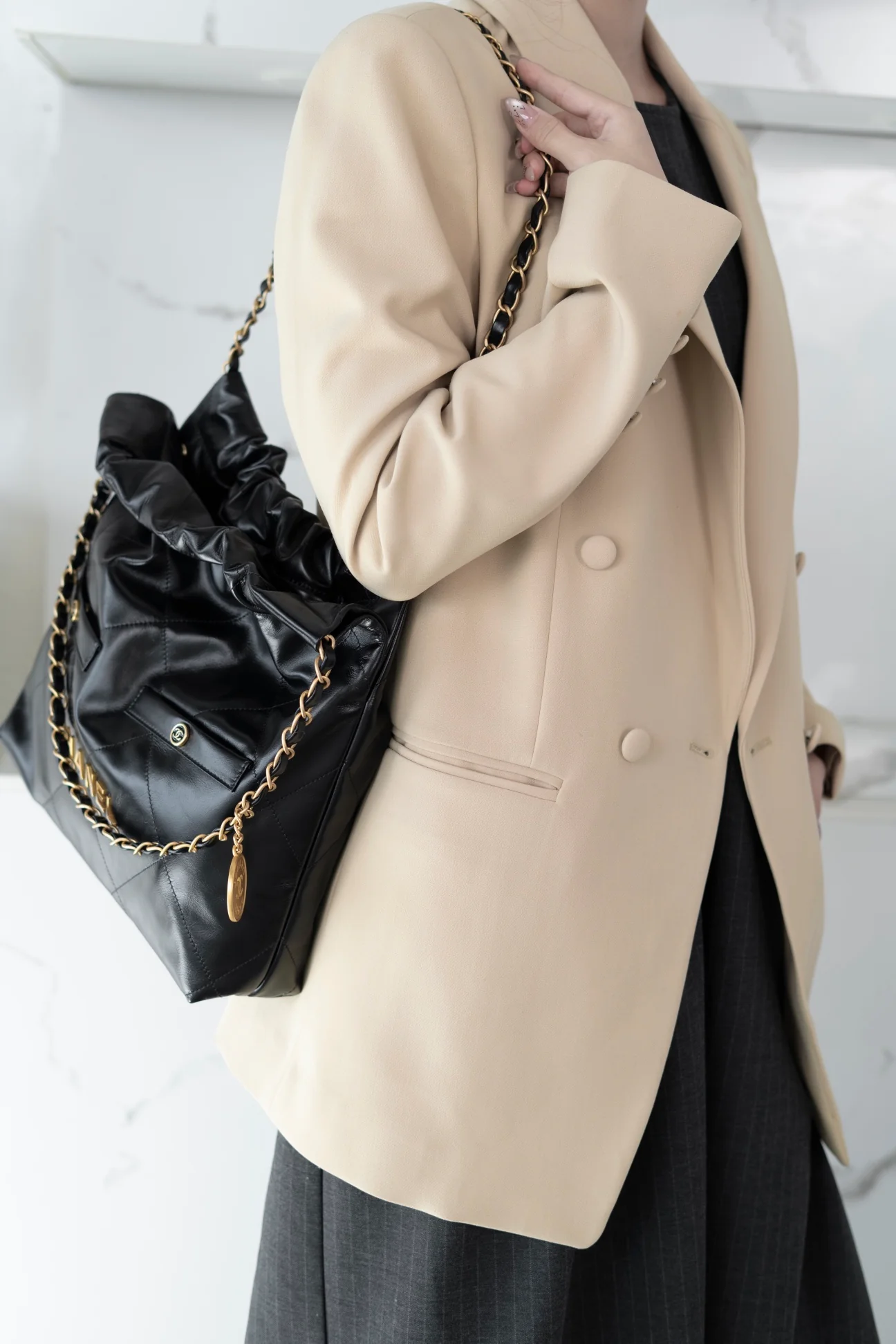 Мусорный мешок Chanel 22bag с двумя карманами, маленький, черный.