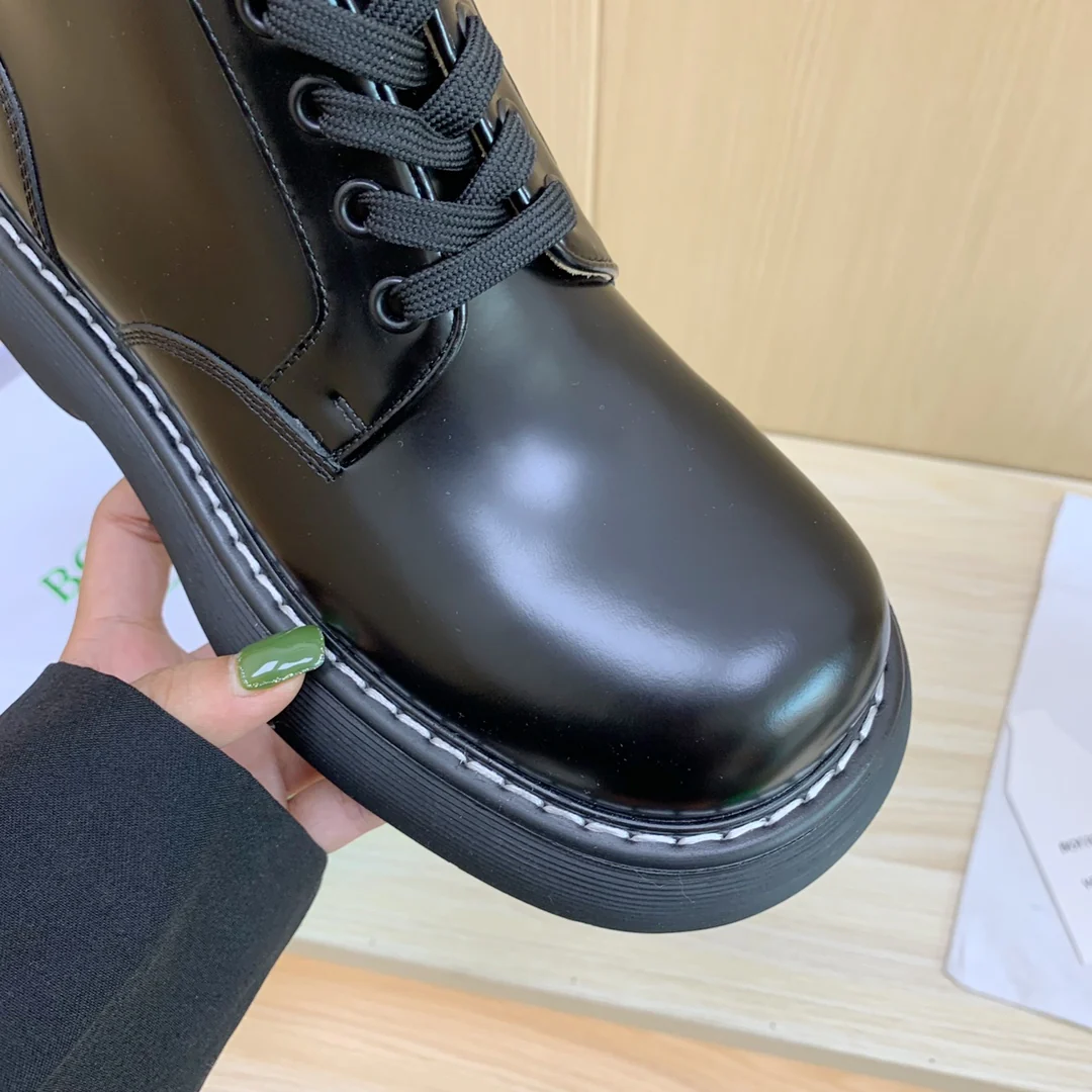 Новые ботинки BV-22 на официальном сайте - черные.