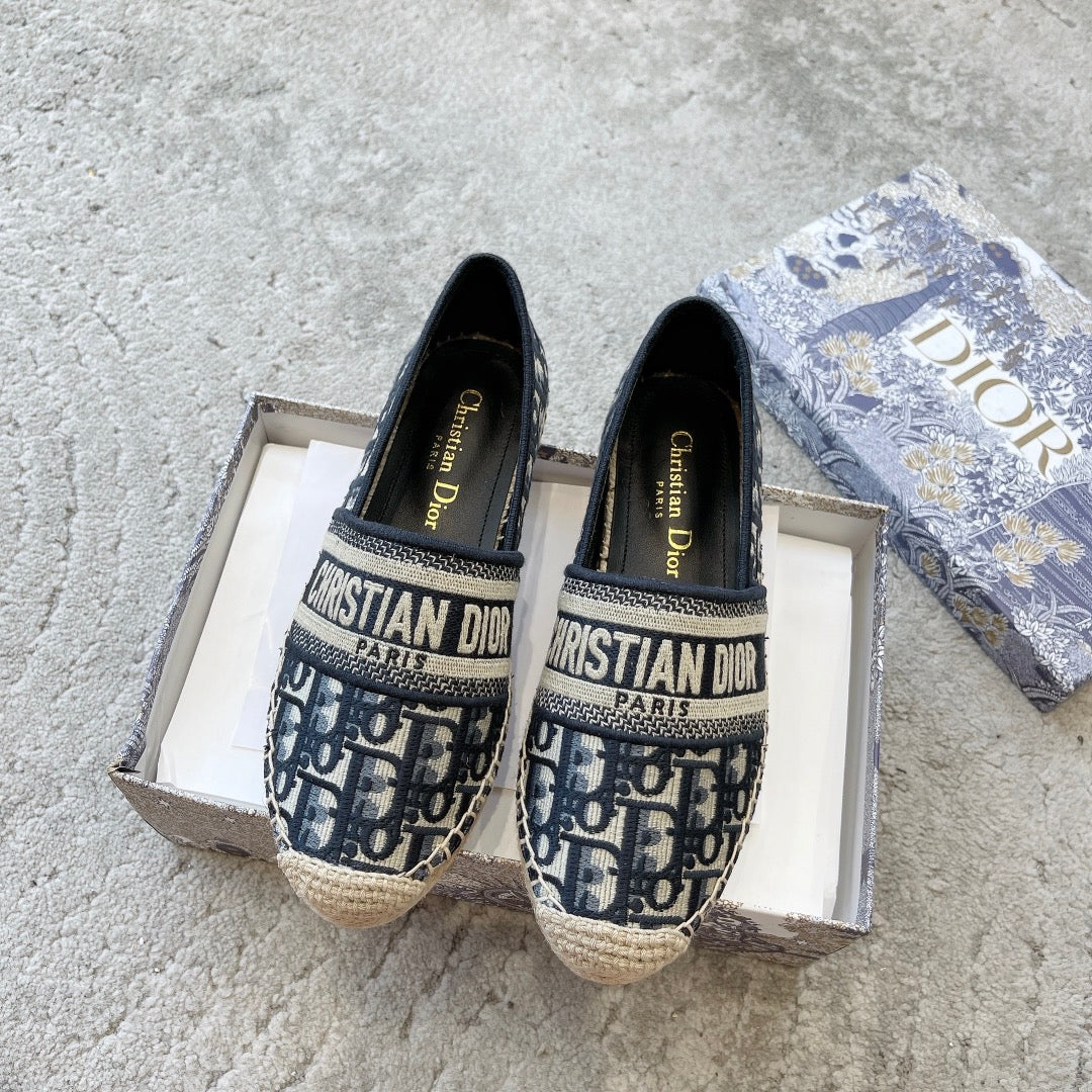 Классические рыбацкие туфли Dior с вышивкой - синие