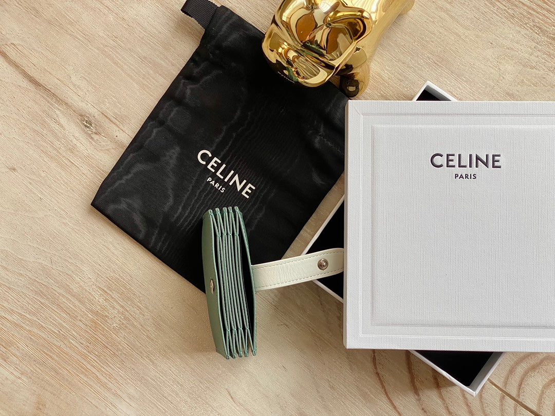 Celine 粒面牛皮风琴卡包