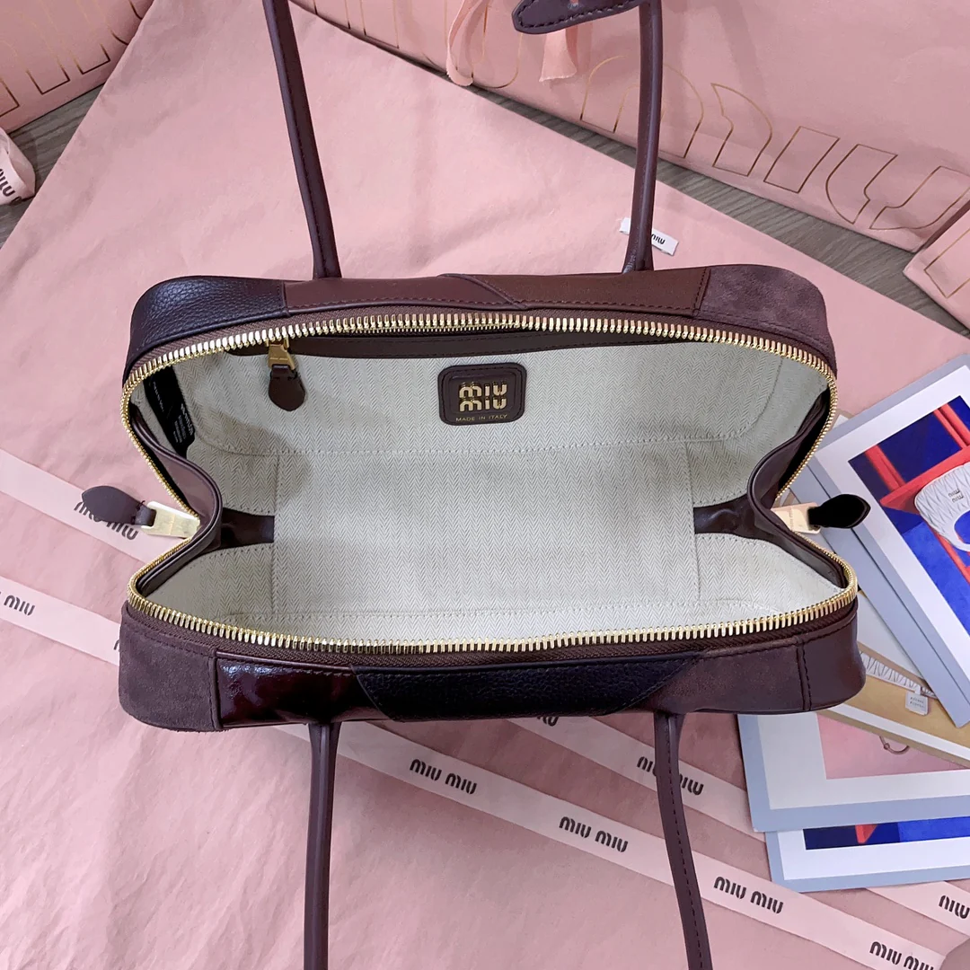 Сумка для боулинга Miu Miu 5bb147 - кожа с коричневой отделкой.