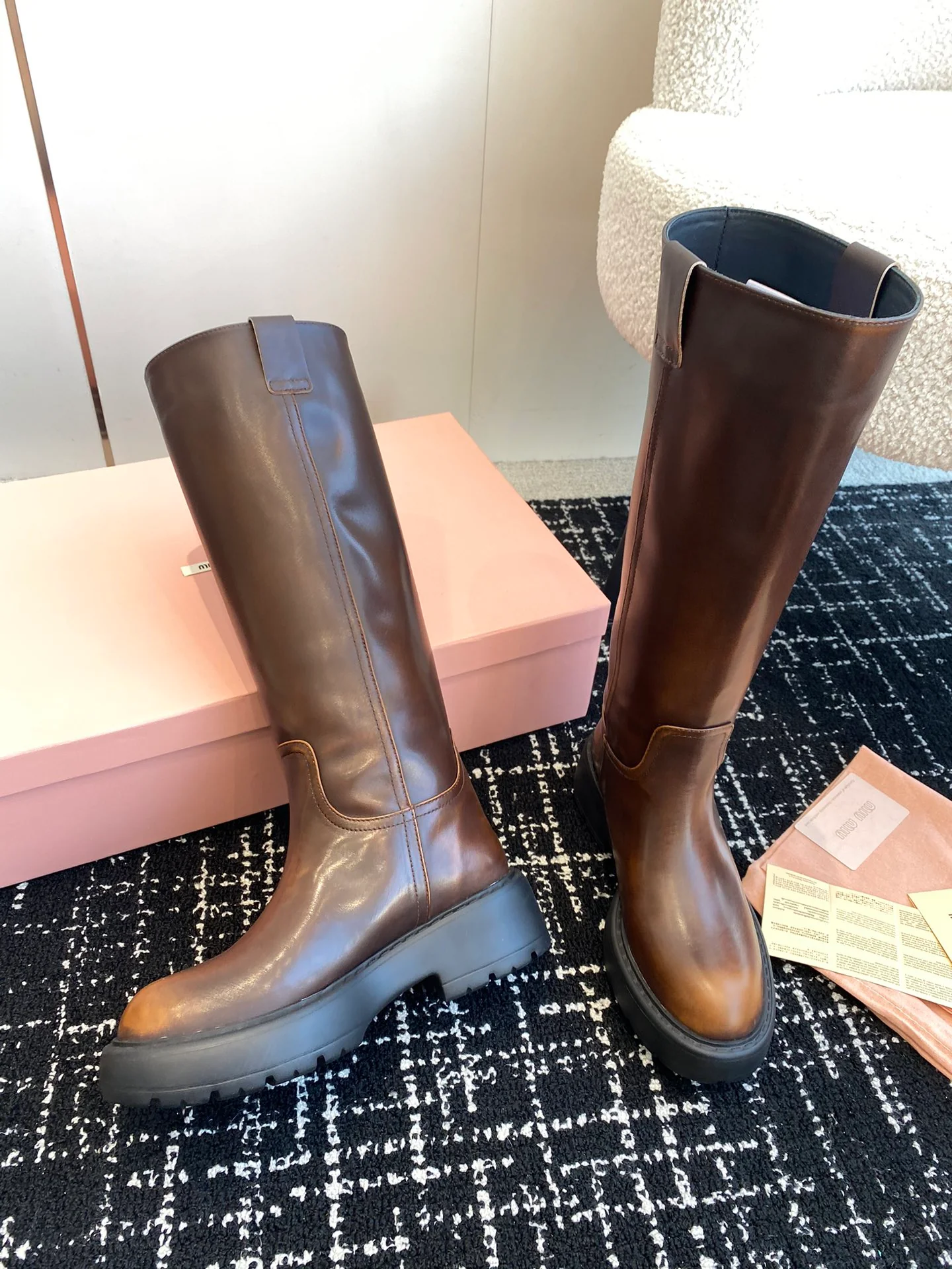 Ботильоны на высоком каблуке Miu Miu 2024 года - темно-коричневые