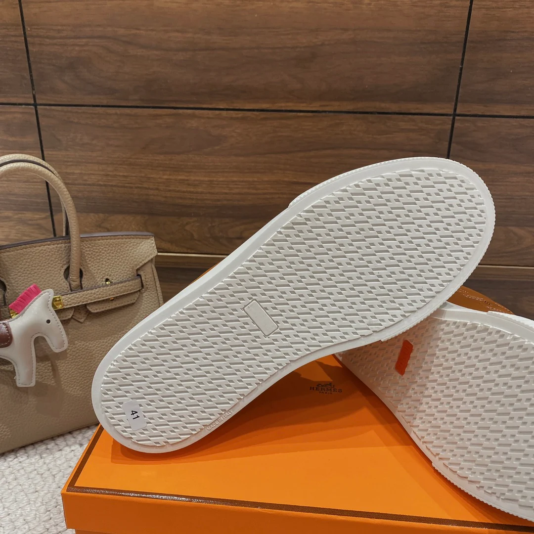 Весенняя коллекция Hermes 2022 — Белые повседневные кроссовки — Мужская модель — Коричневые