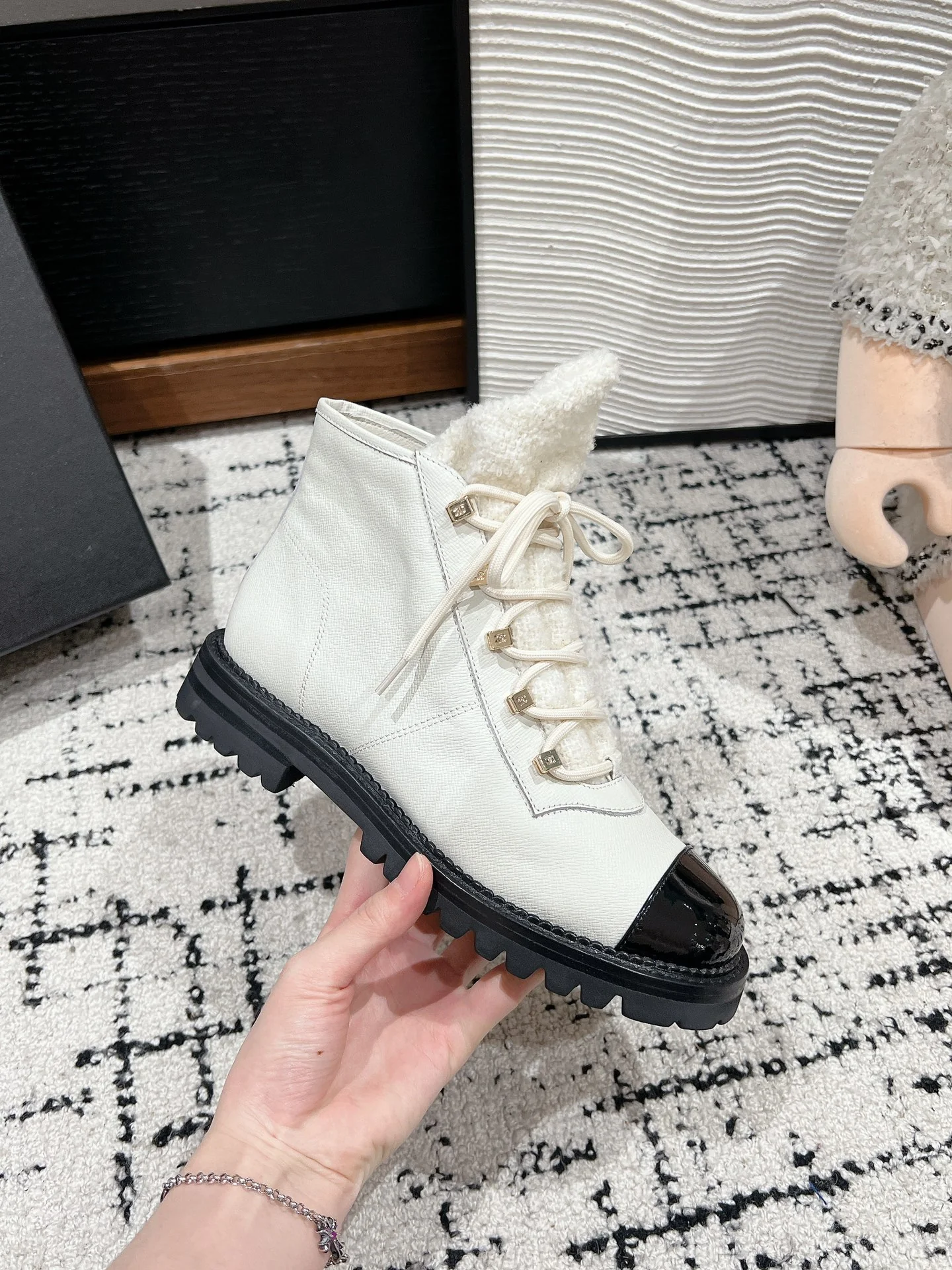 Ботинки Chanel Dr. Martens 2024 — белые