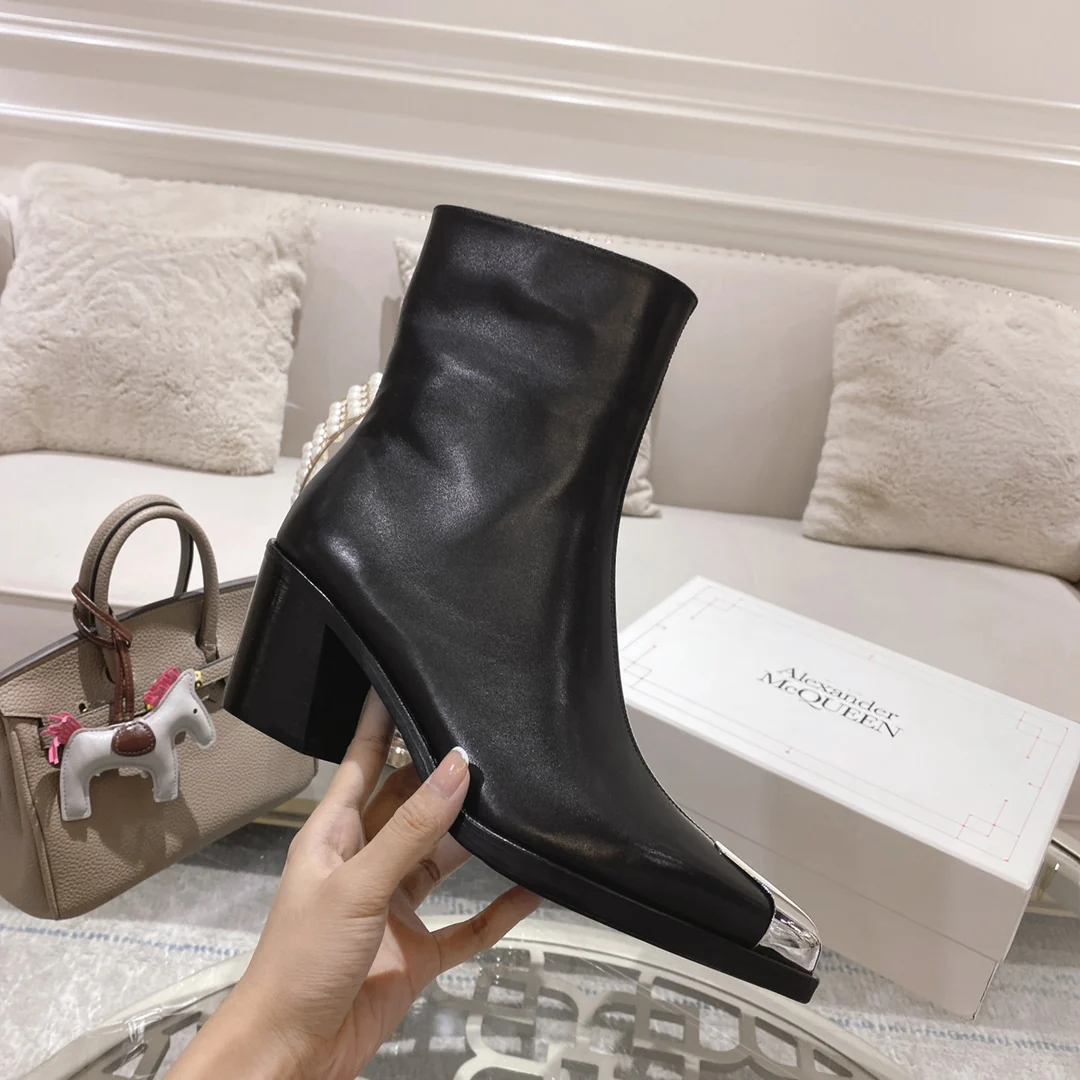 Ботильоны Alexander McQueen Retro с металлическим носком и застежкой-молнией