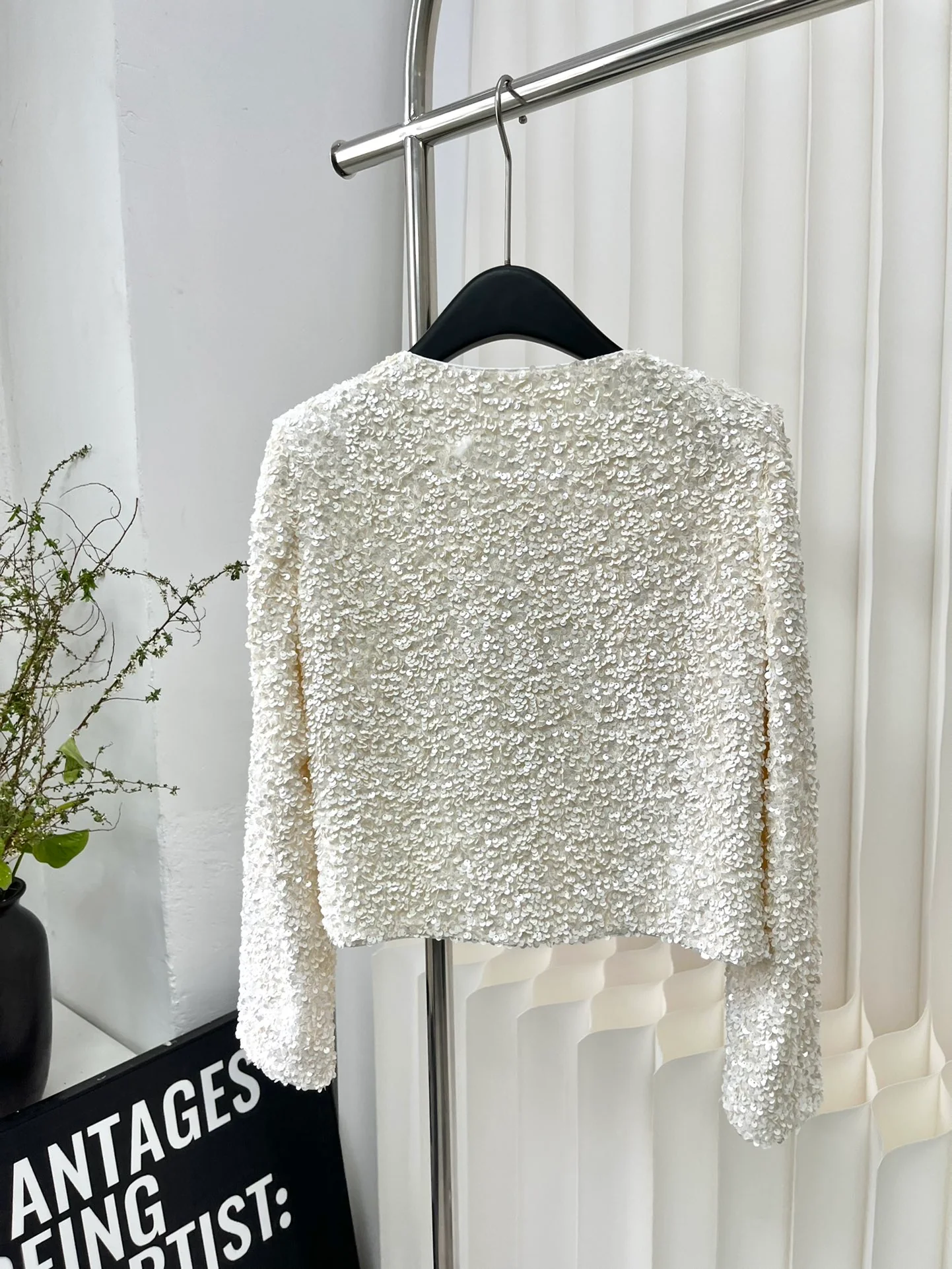 Chanel 2403 - Расшитый пайетками жакет в стиле Chanel