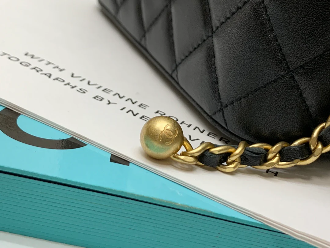 Chanel - Орехово-золотой шар - Квадратная коробка - Черный