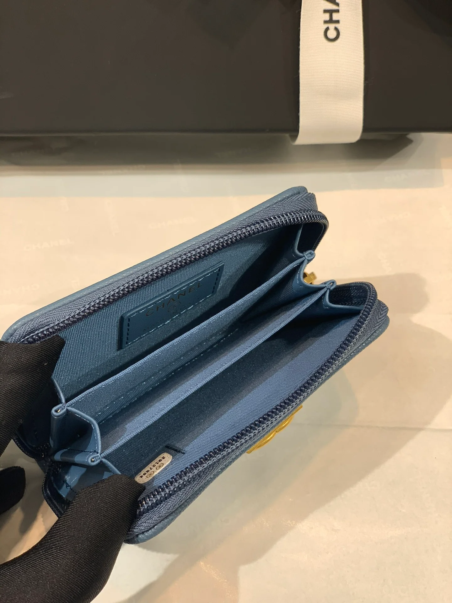 Chanel-Leboy 经典拉链零钱包 阴霾蓝