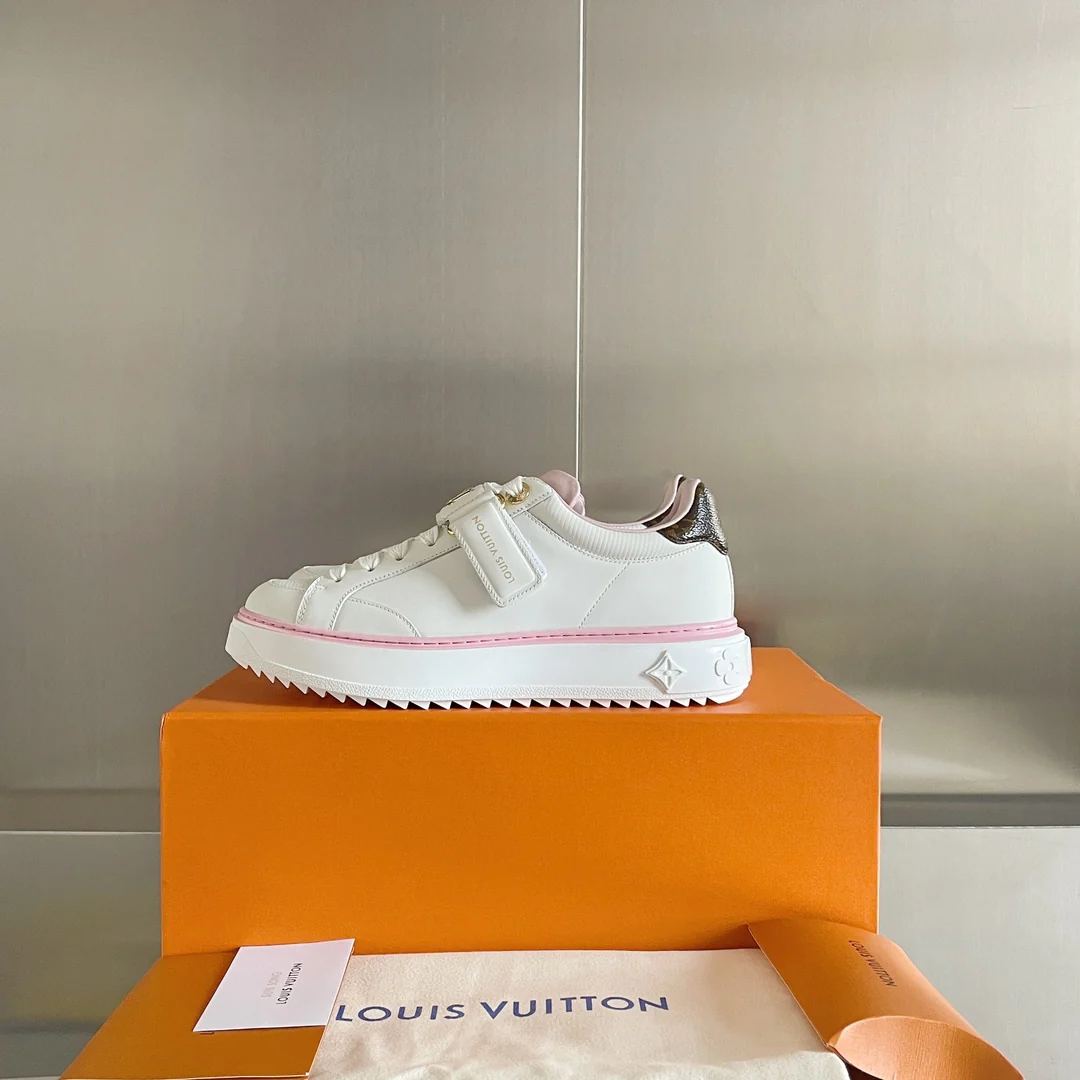 Белые кроссовки LV Time Out Series с розовой отделкой