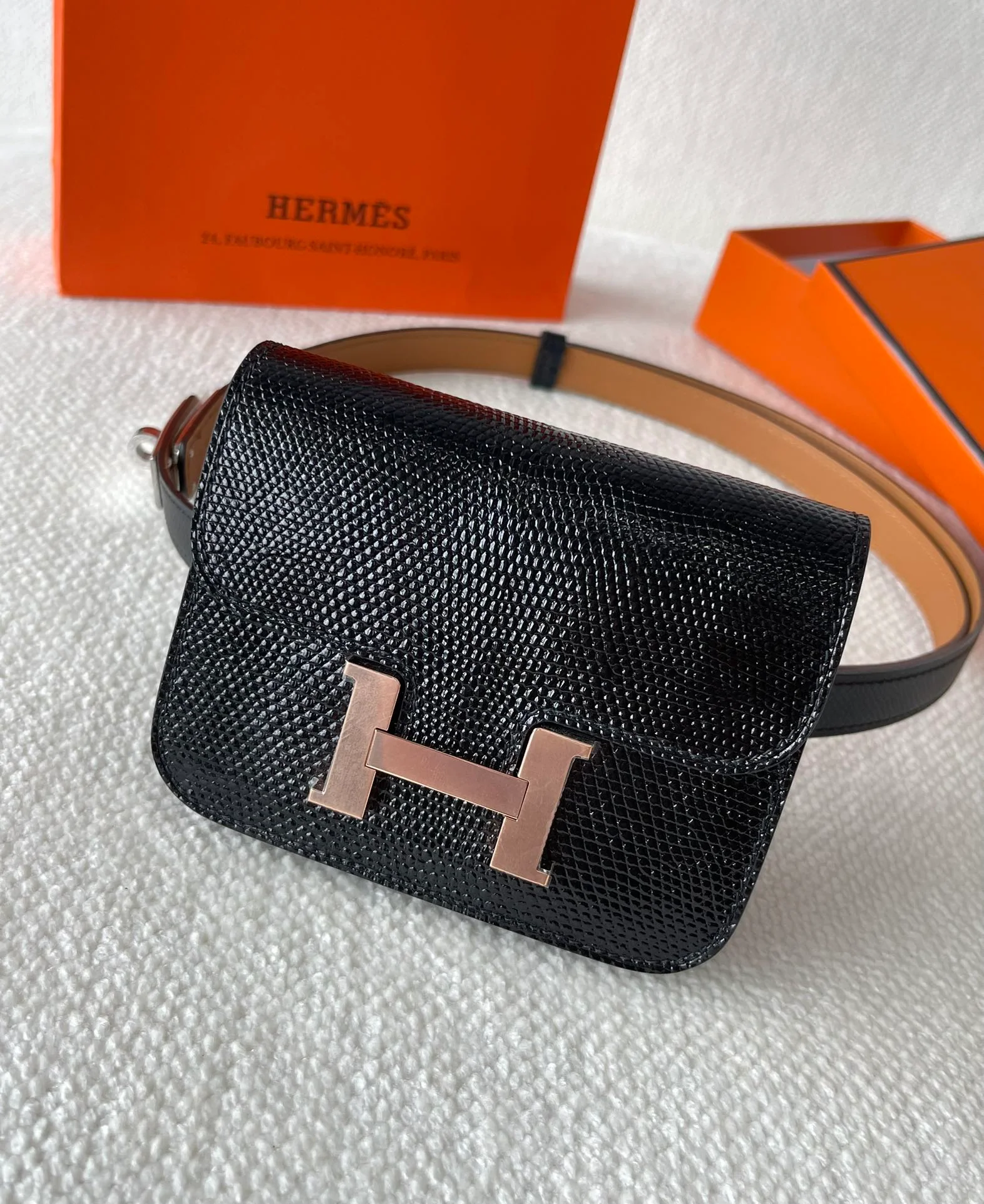 Hermes Constance Slim из кожи ящерицы с пряжкой из розового золота