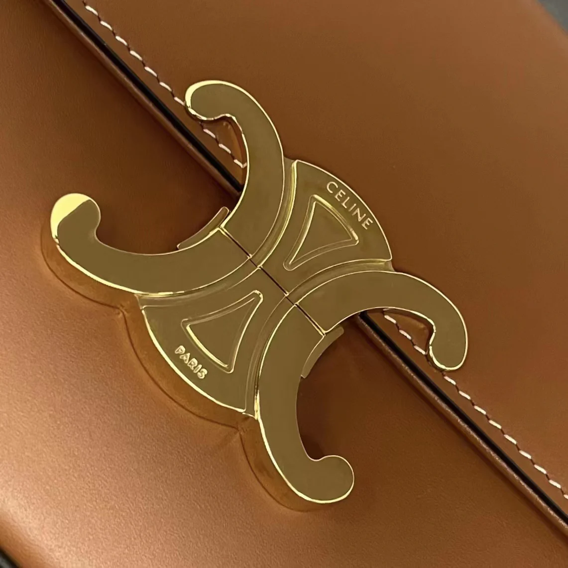 Сумка Celine Box Triomphe - коричневая