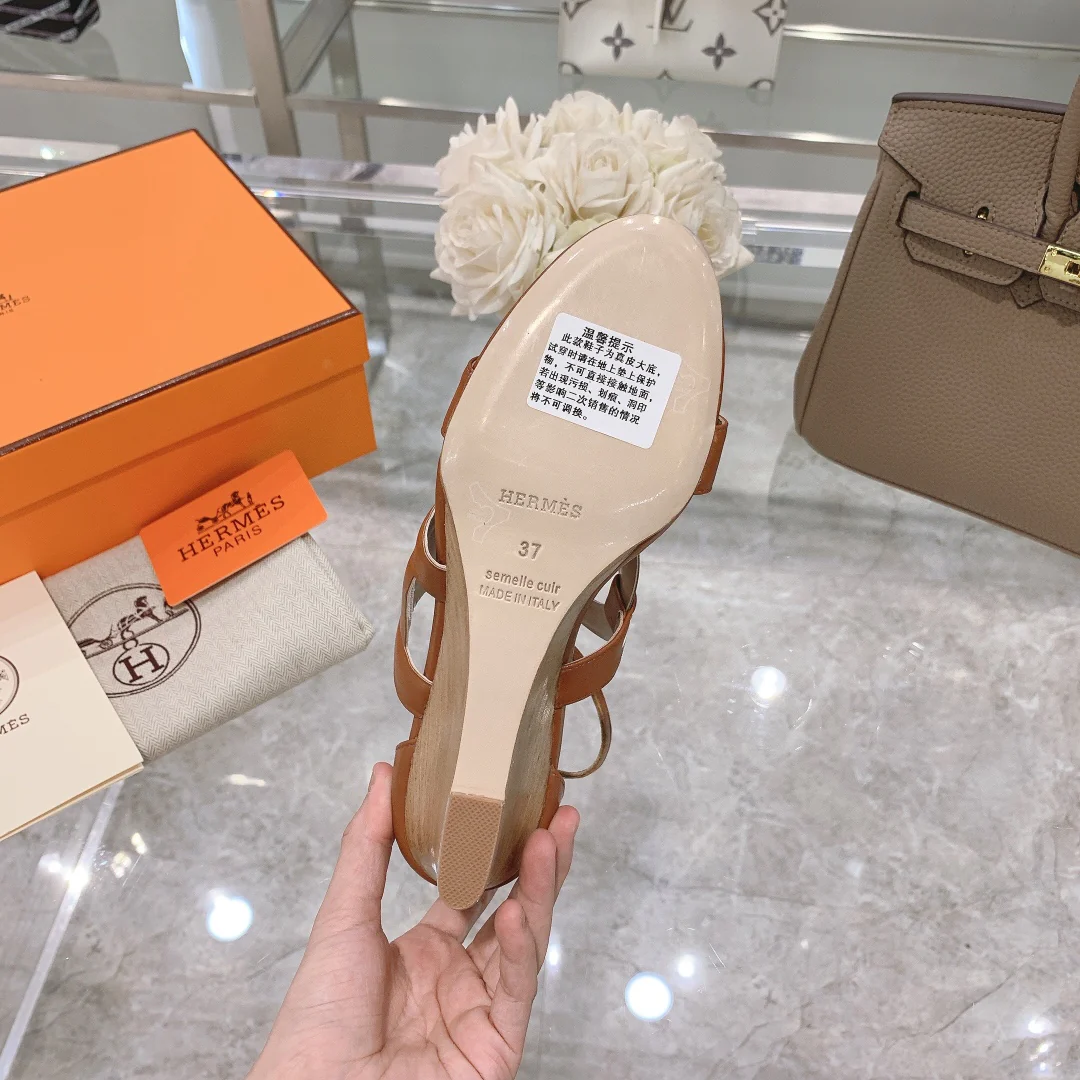 Новинка сезона весна/лето 2022 от Hermes - Сандалии на высоком каблуке - 1