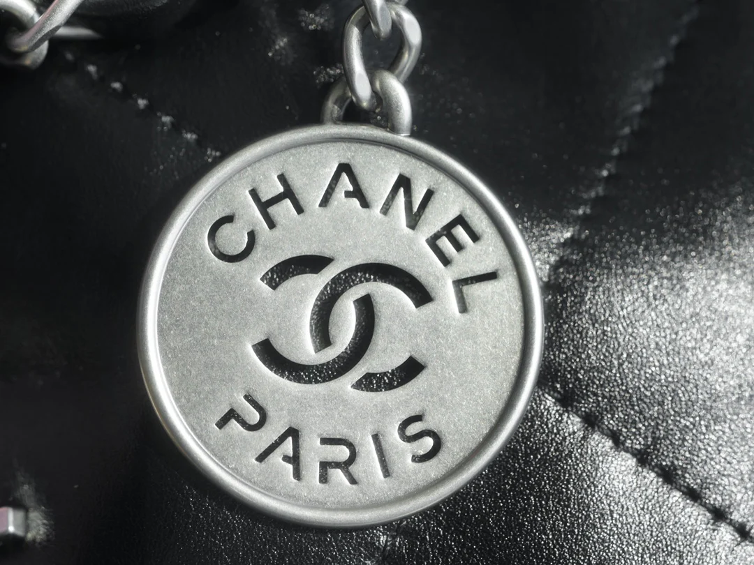 Сумка Chanel No. 22 - горизонтальная - черная