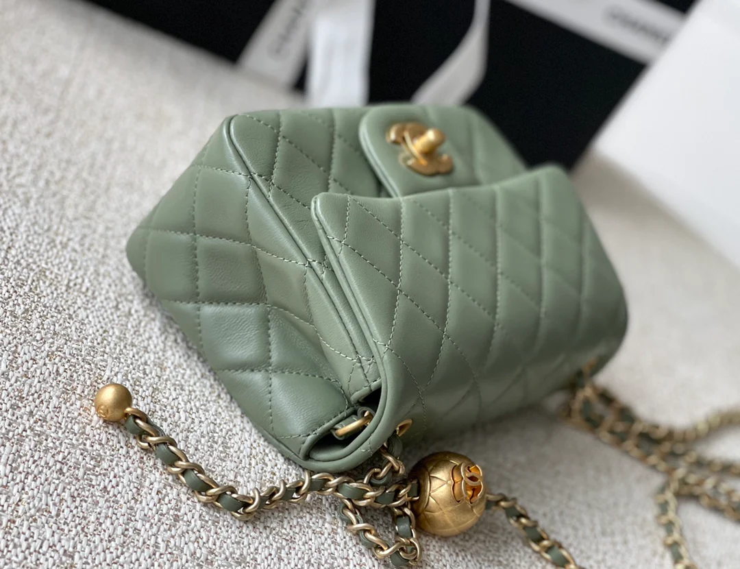 Сумка Chanel Gold Globe Square Flap Bag - 18 см
