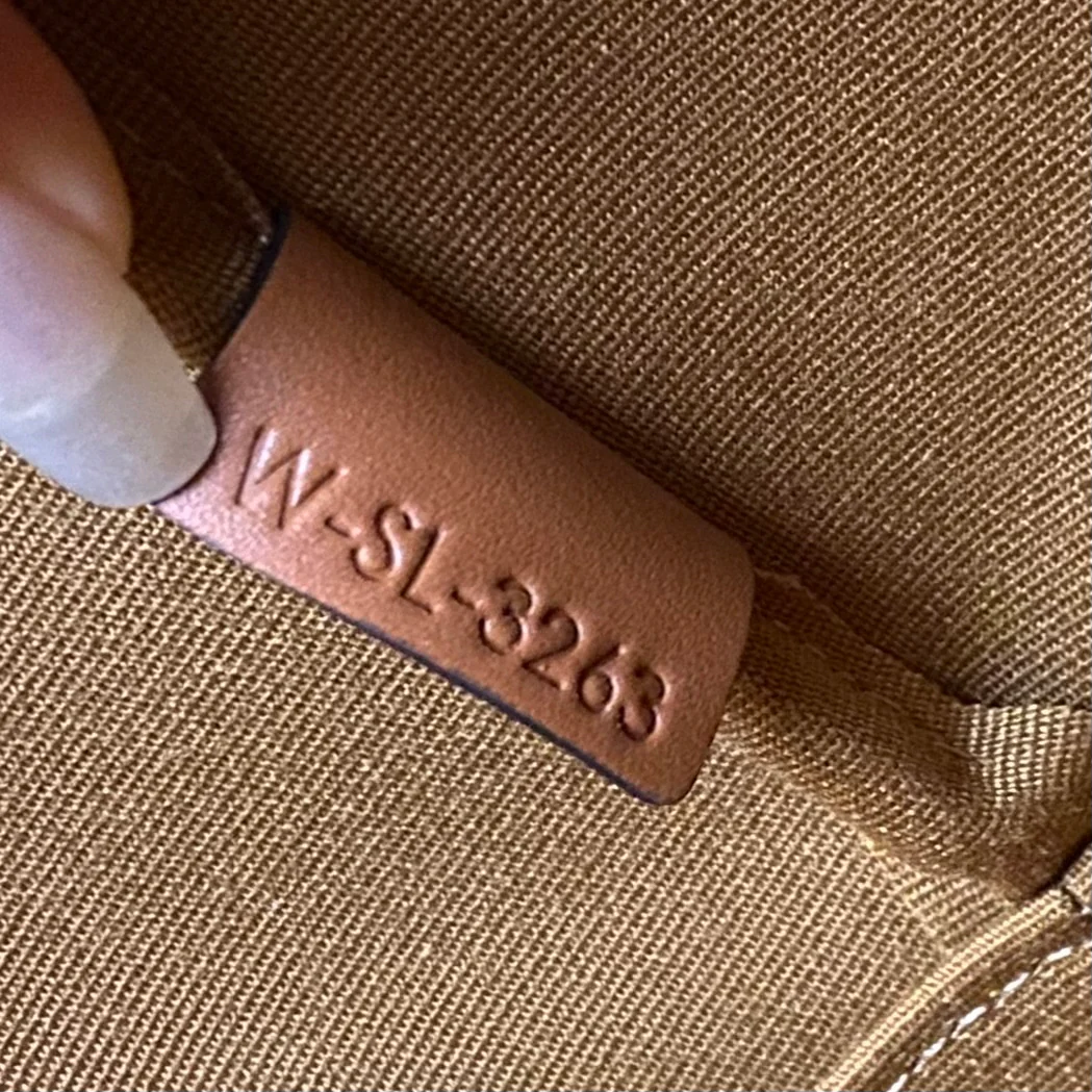 Монограмма Celine-triomphe-canvas-full-page