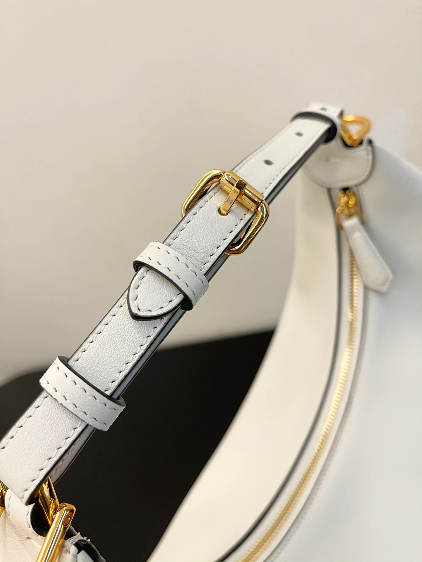 Fendi-fendigraphy - Большая белая кожаная сумка через плечо