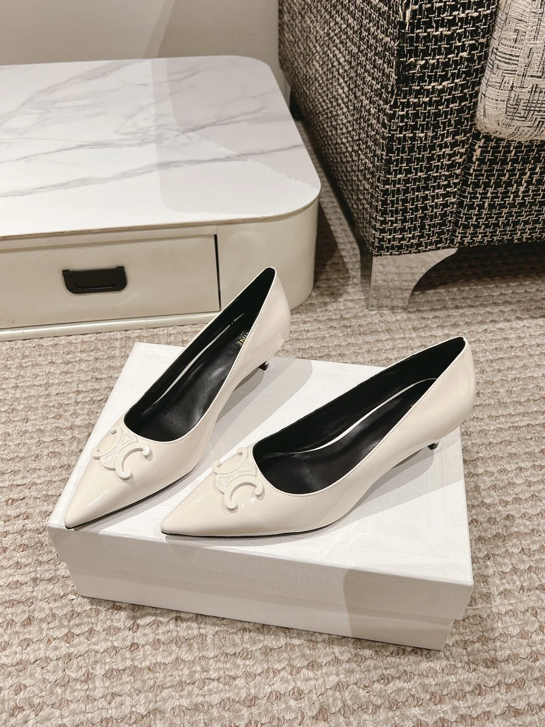 Туфли на высоком каблуке Celine 2024 - белые