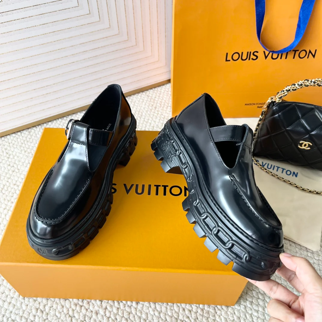 Лоферы на платформе LV-2024 - черные