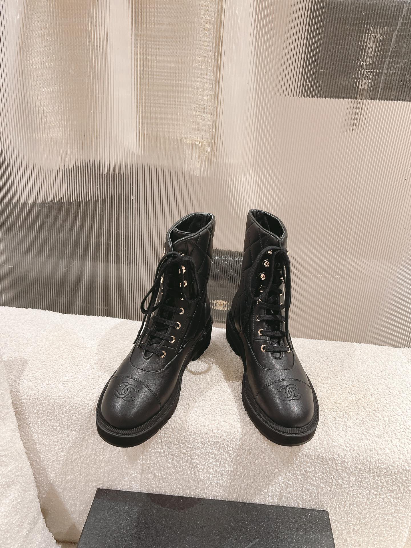 Ботильоны Chanel 2024 в клетку с цветовыми блоками - черные