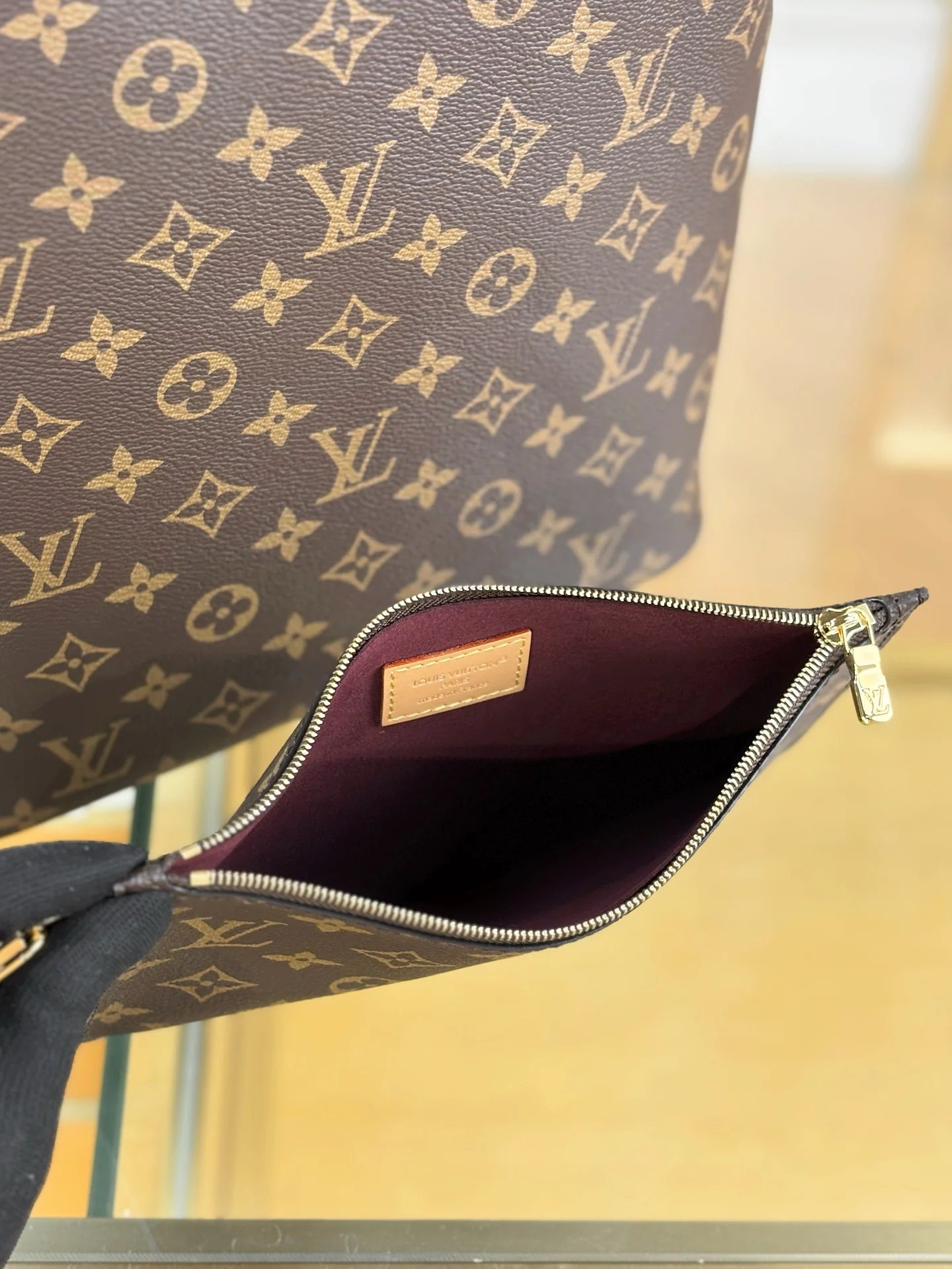 LV-m12926-all-in-large handbag-monogram
