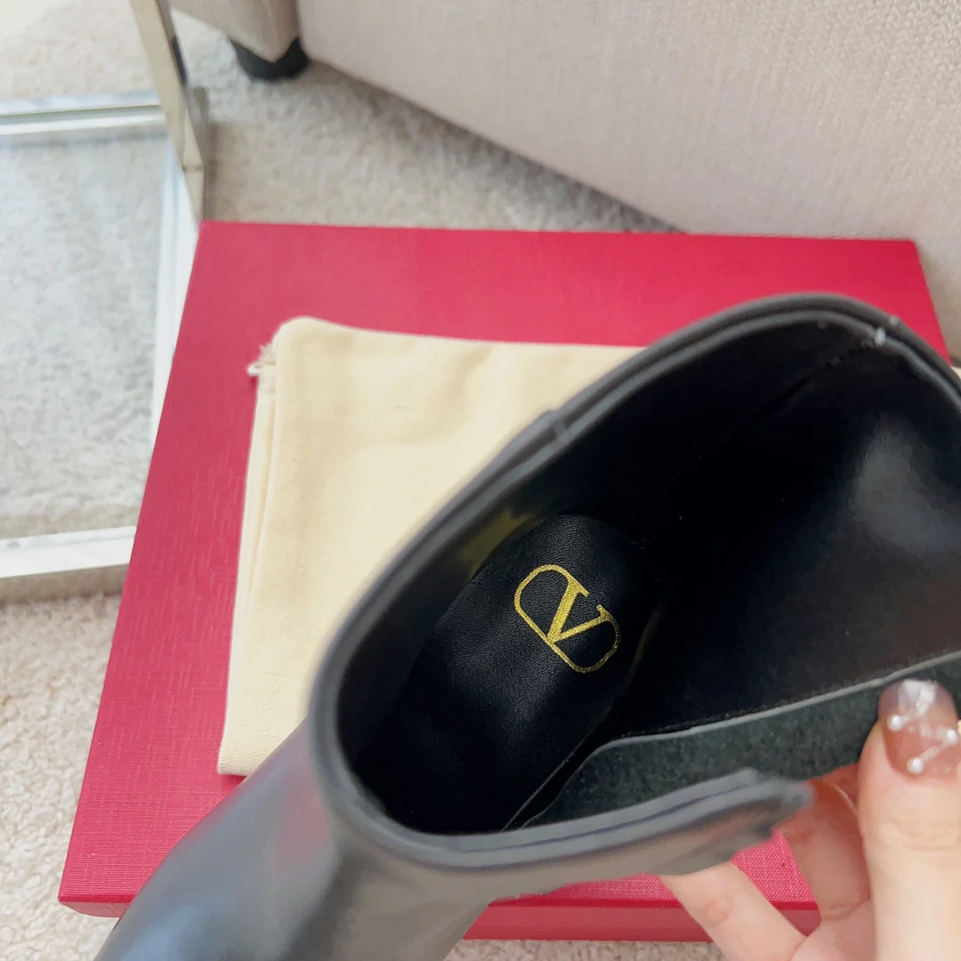 Valentino - Ботильоны из эластичной кожи с лоскутным дизайном - Каблук с ажурной фурнитурой