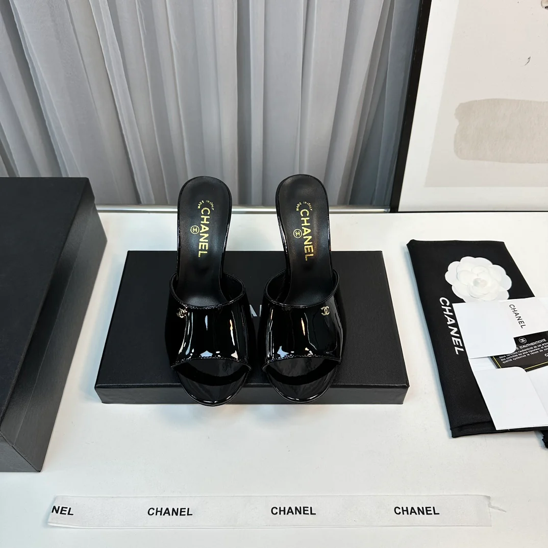 Коллекция Chanel Весна/Лето 2023 - Камелия - Туфли на высоком каблуке - Черные