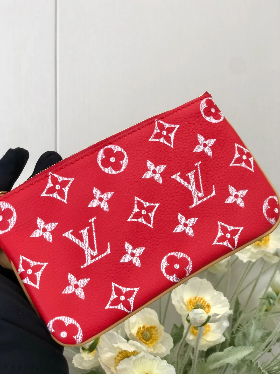 LV-m24429 Национальный флаг - Красный