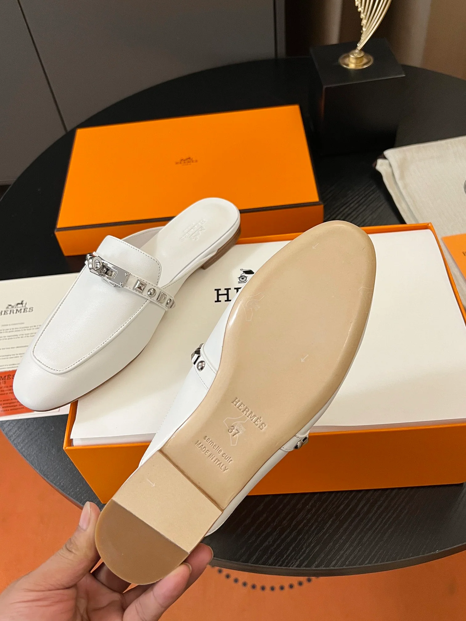 Мюли Hermes 2024 с металлической пряжкой - Сандалии без застежек - Черные