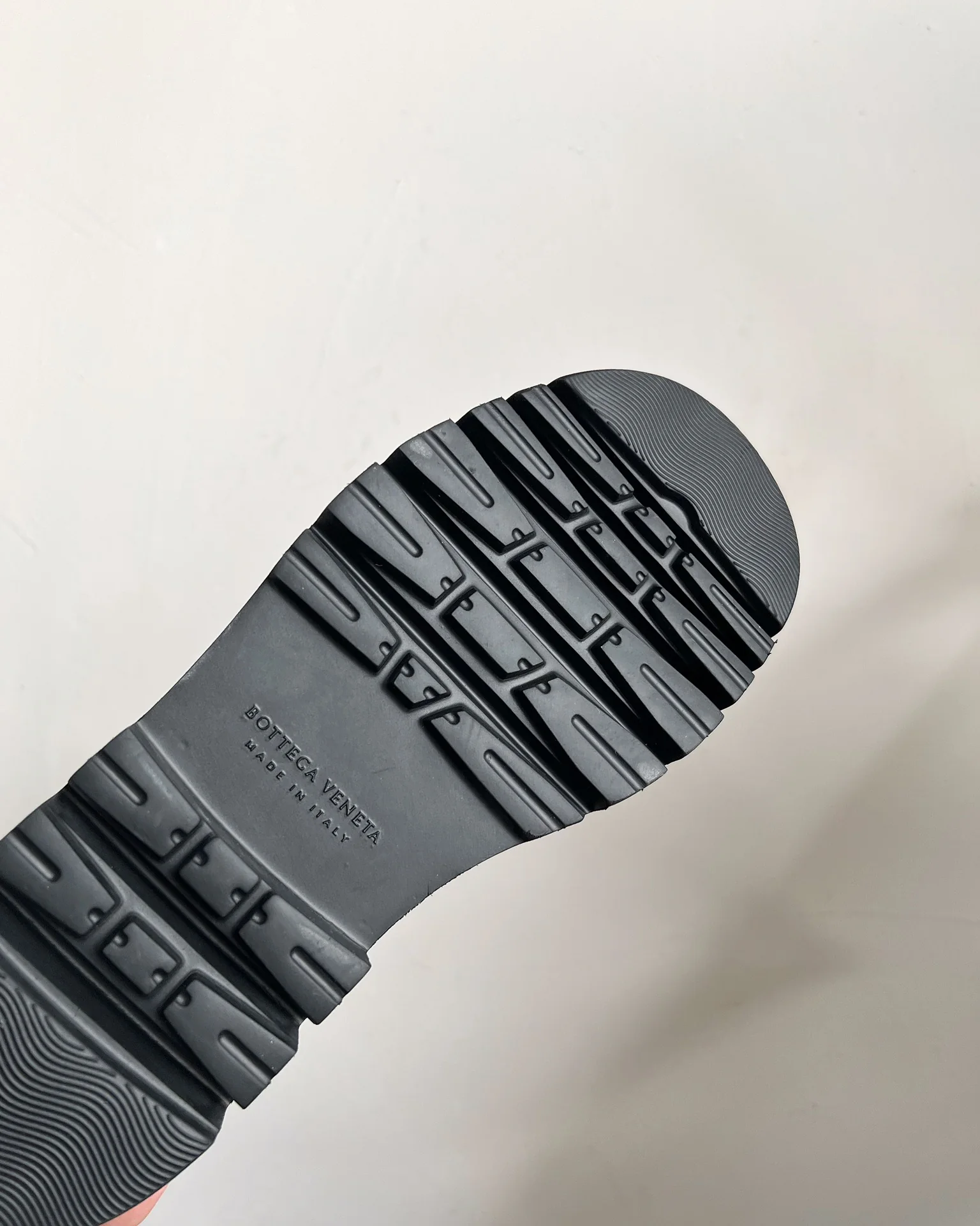 Новинка осенне-зимней коллекции BV - Ботильоны на молнии - Коричневые