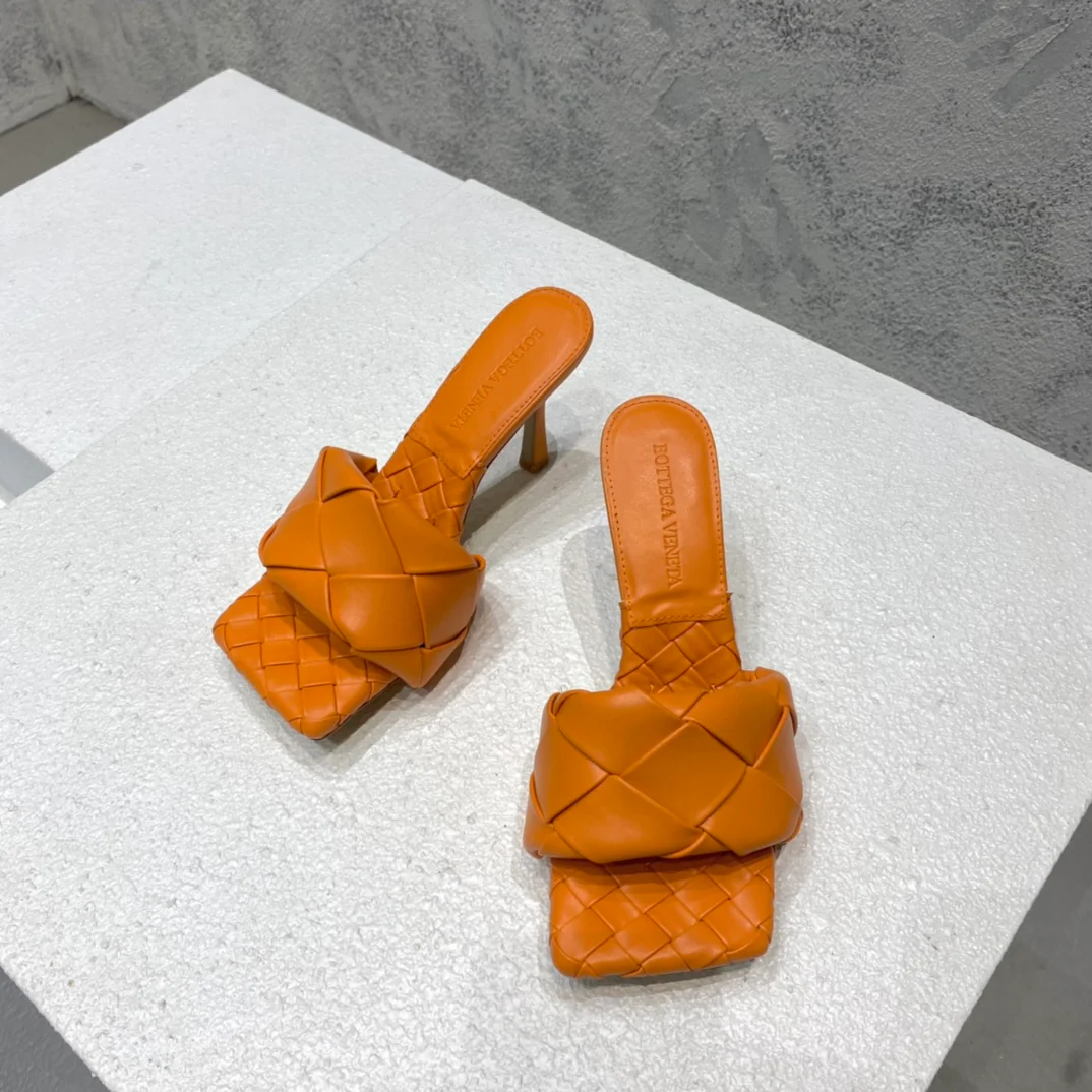 Новинка сезона весна/лето 2021 от BV - Плоские плетеные сандалии на шпильке - Оранжевые