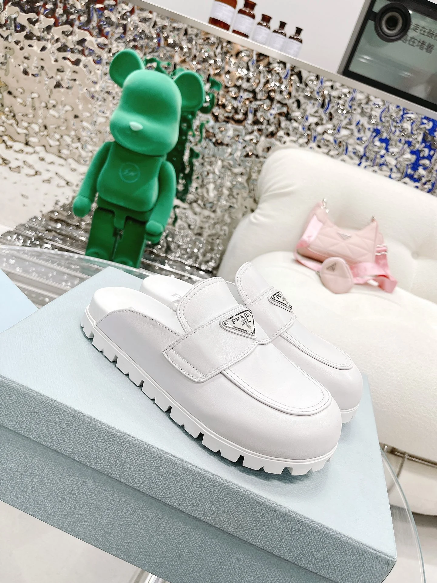 Коллекция Prada 2022 года с подиума - Лоферы на платформе - 3