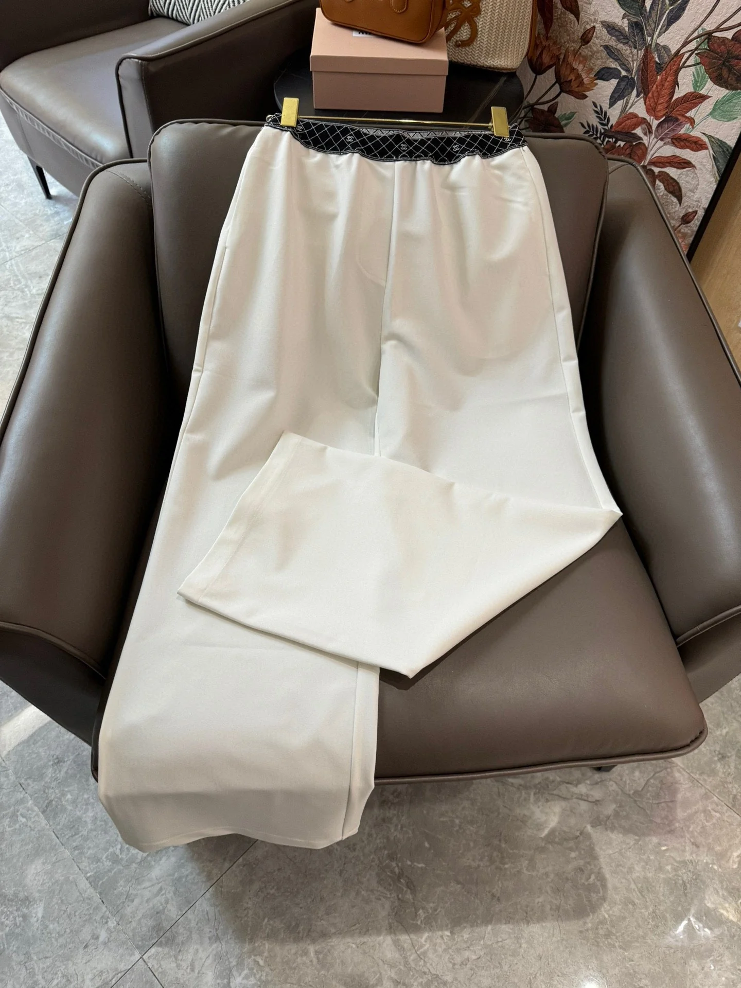 Брюки Chanel 2404-24ss New Style - белые