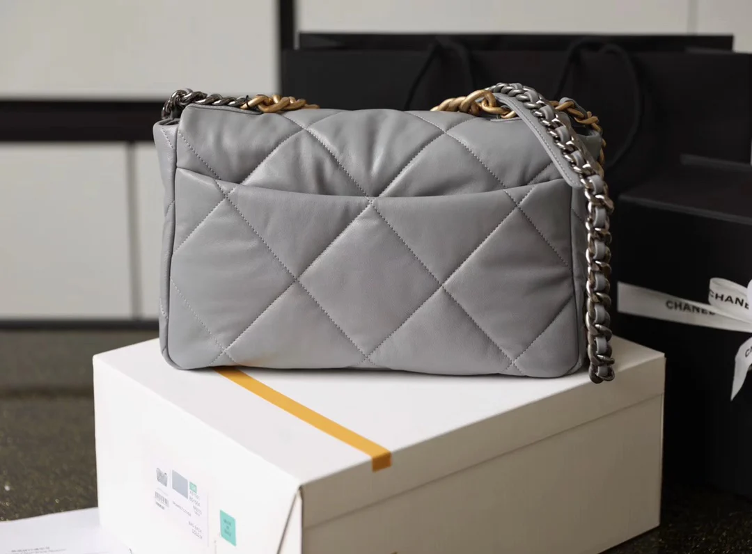 Сумка Chanel 19 — средне-серый