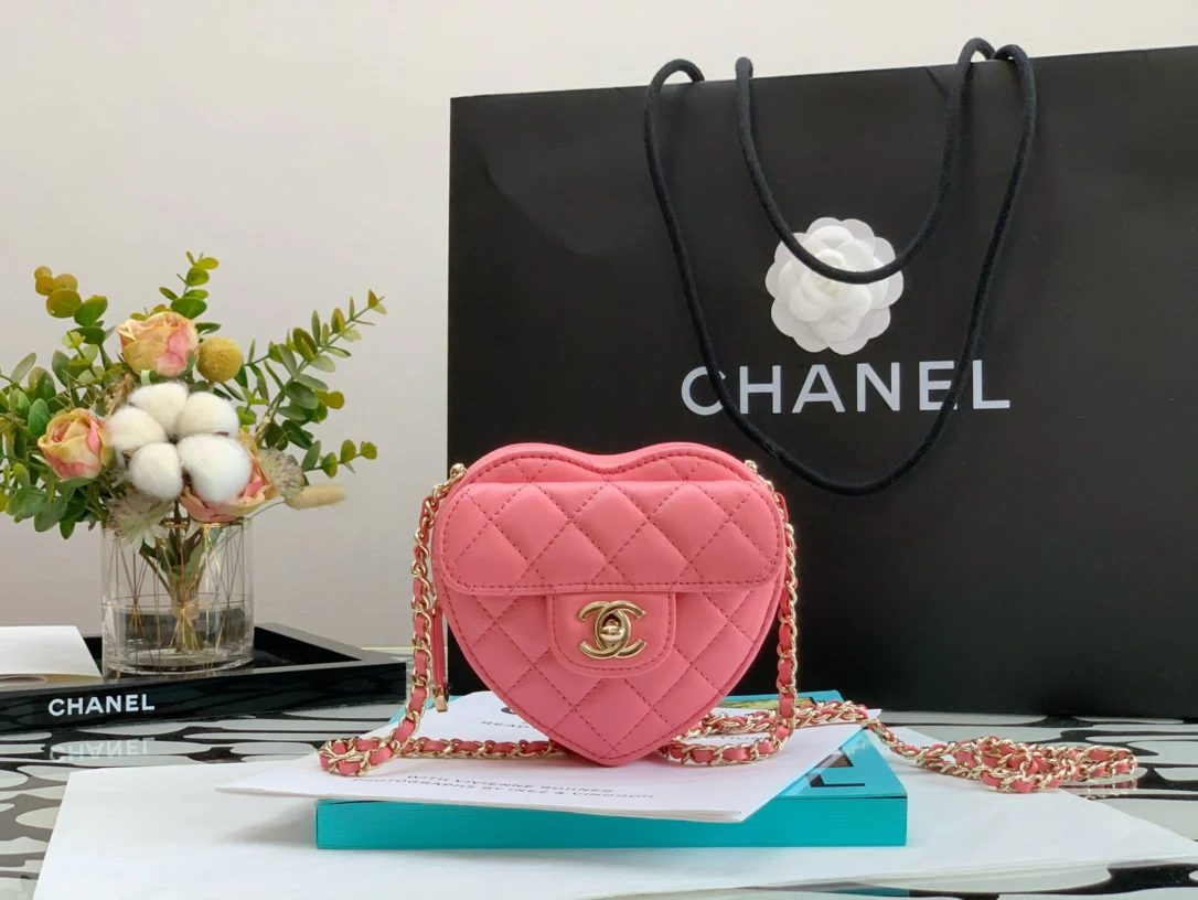 Сумка Chanel Heart с цепочкой и стеганым сердечком - Сумка из овечьей кожи с сердечком - 6