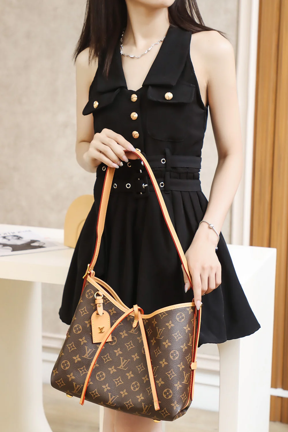 Сумка LV Carryall Bow, маленькая, коричневая.