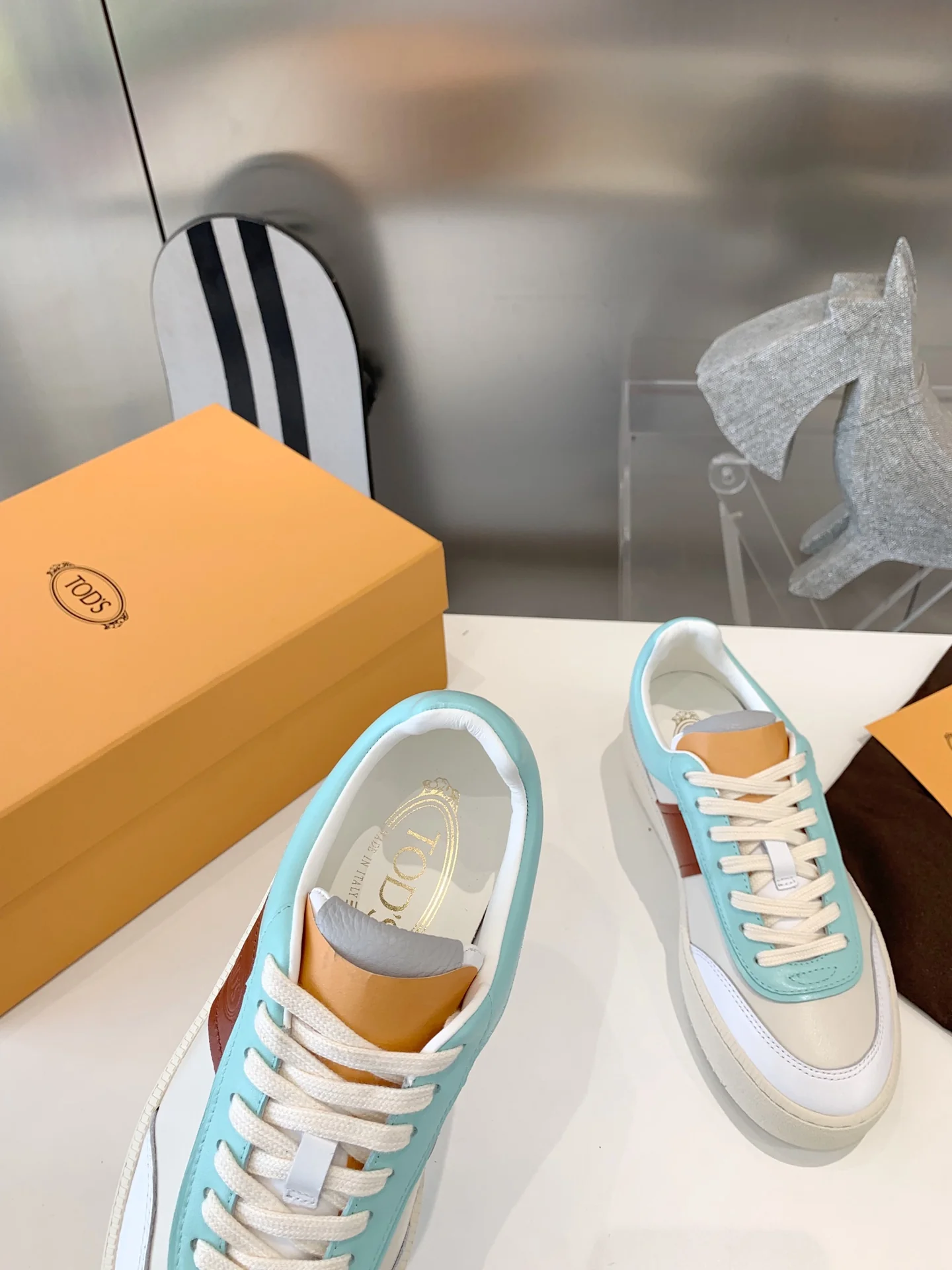 Весенняя коллекция Tods 2023 - Повседневные туфли на платформе от Tods