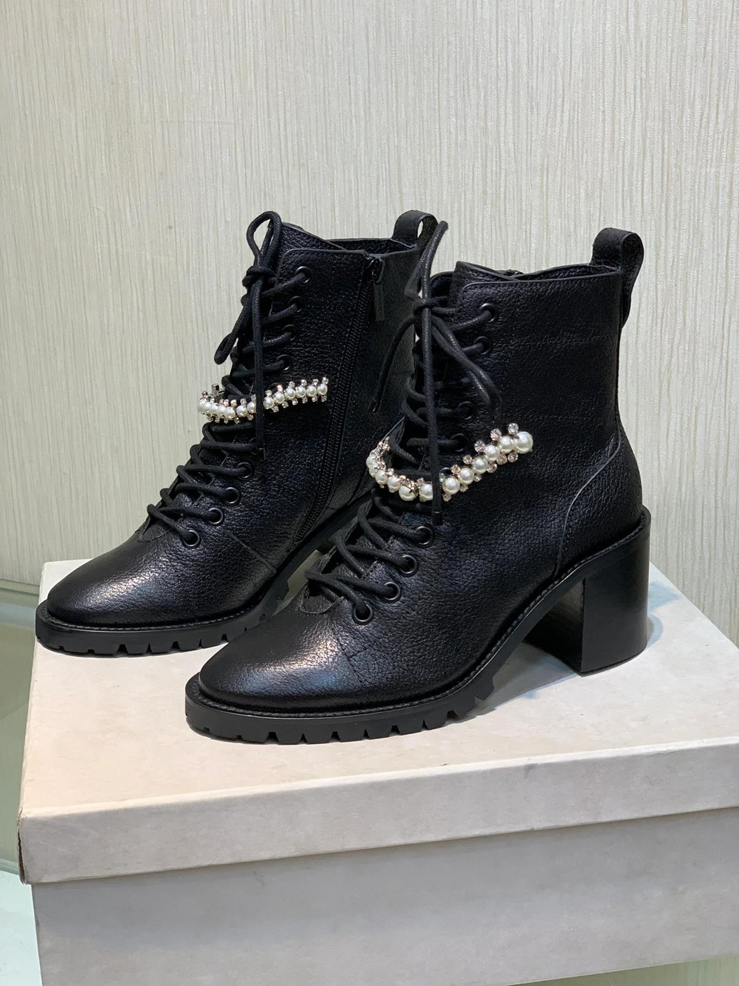 Jimmy - Новинка сезона осень/зима 2022 - Стразы Swarovski, жемчуг - 6-5 см