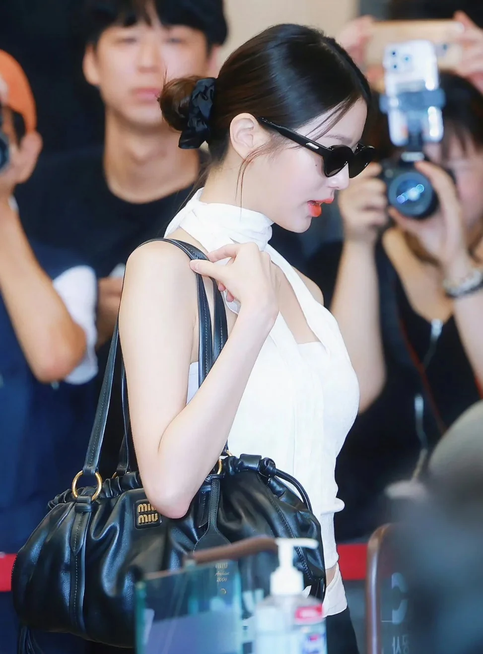 Сумка Miu Miu Joie из кожи наппа — маленькая — черная — Носите и делитесь