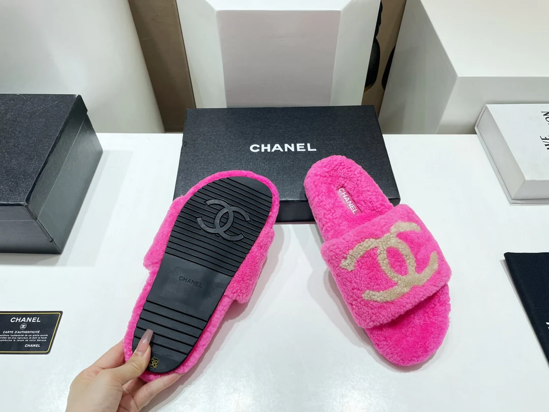 Классические осенние домашние тапочки Chanel 2022 года из овечьей шерсти, бестселлер – розовые.