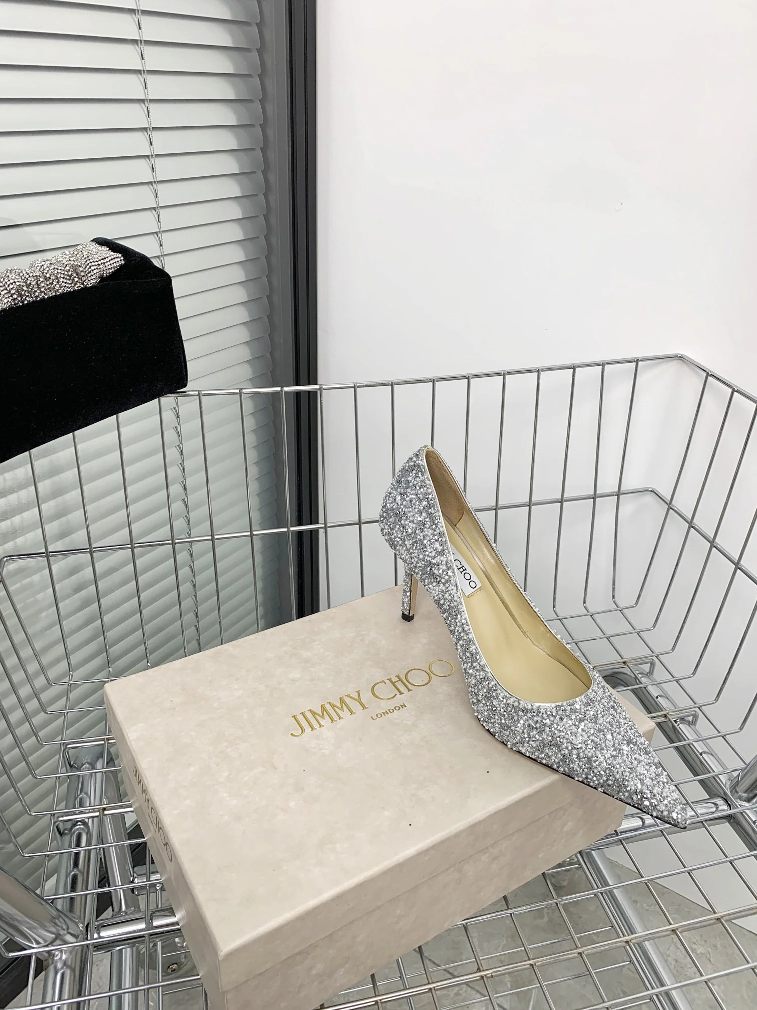 Новые поступления коллекции Jimmy весна/лето 2022 - Туфли на высоком каблуке с пайетками - 2