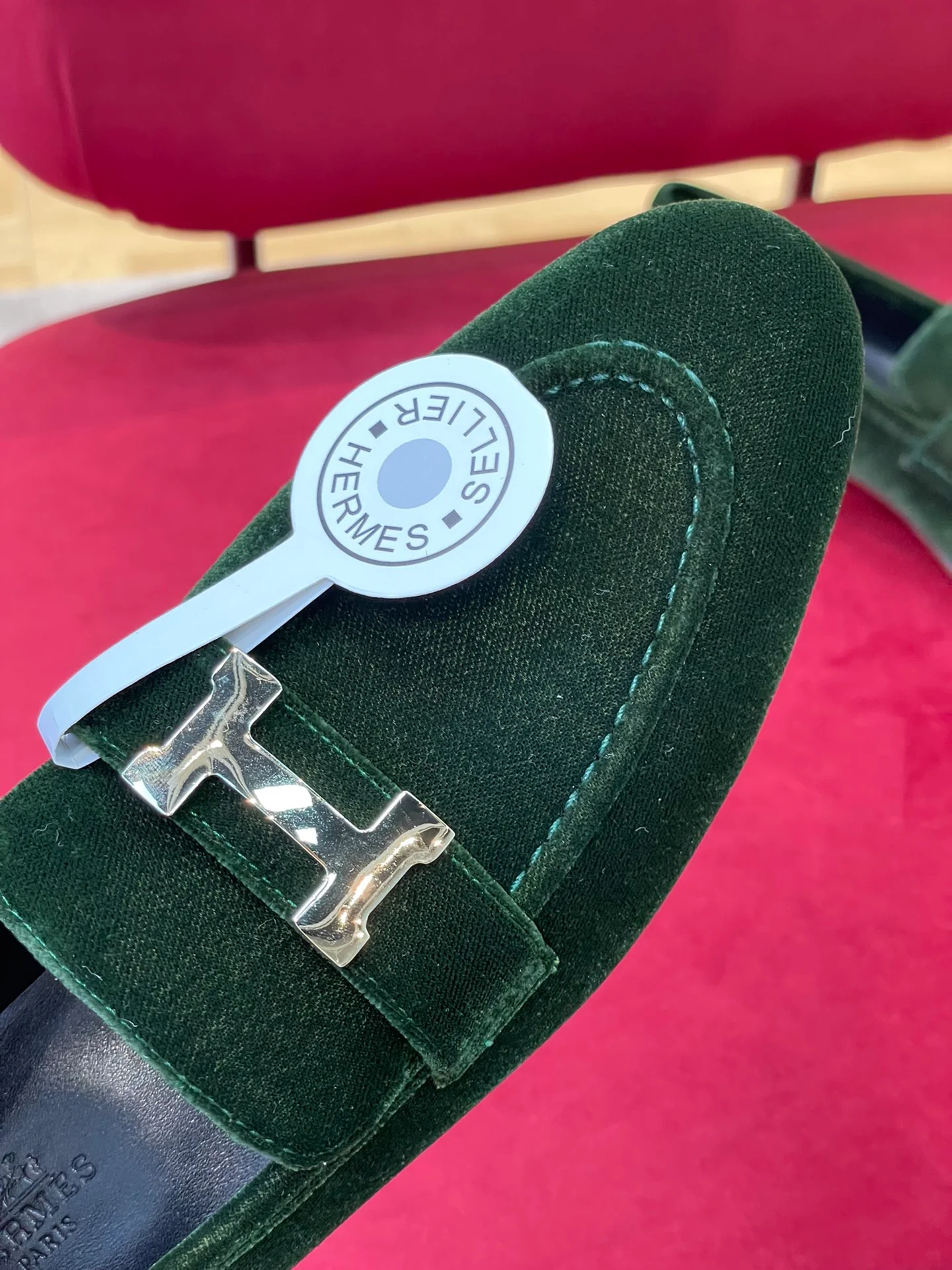 Бархатные лоферы Hermes с пряжкой H-Buck - 1 шт.