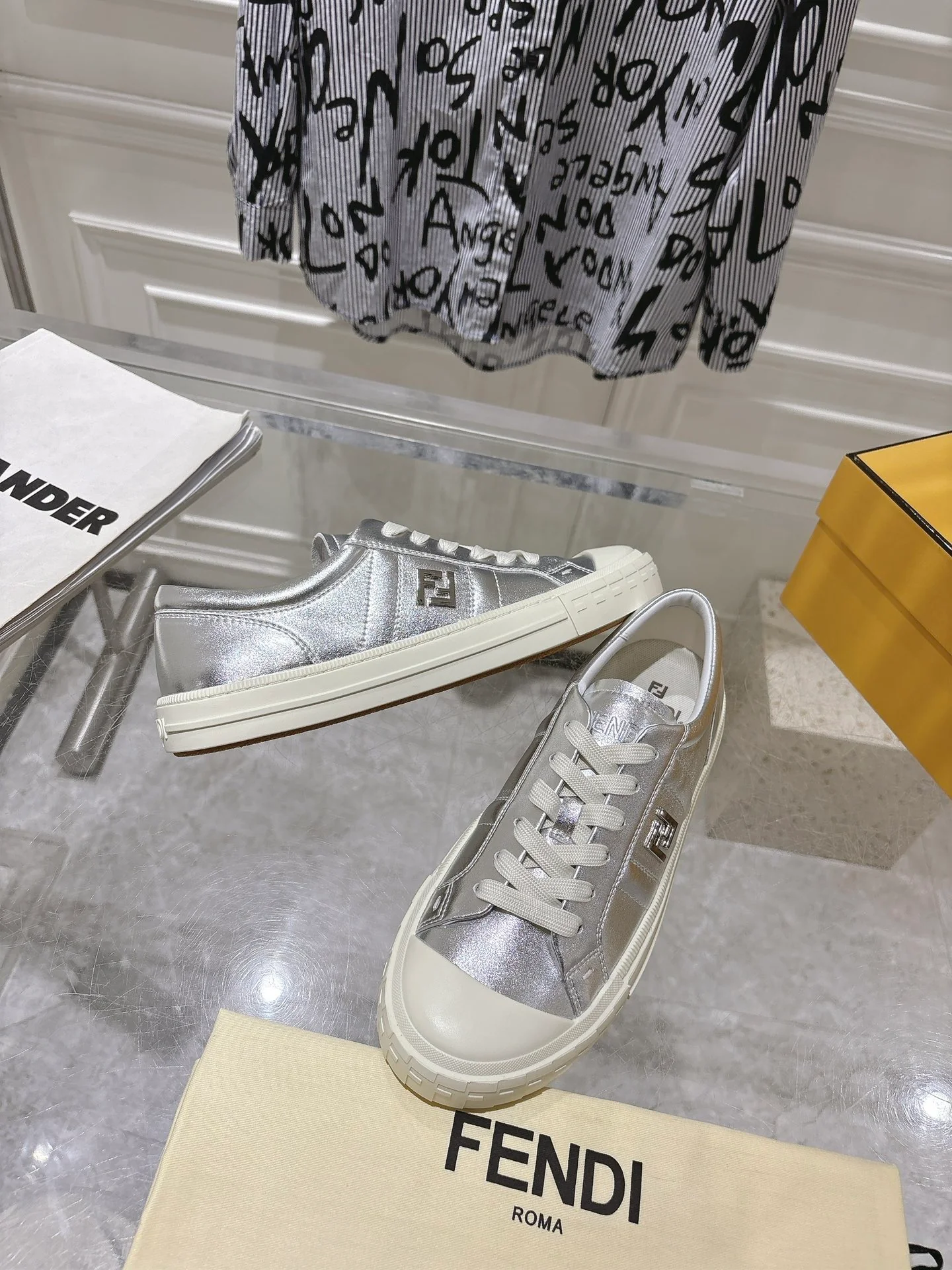 Повседневные туфли Fendi 2024 - серебристые