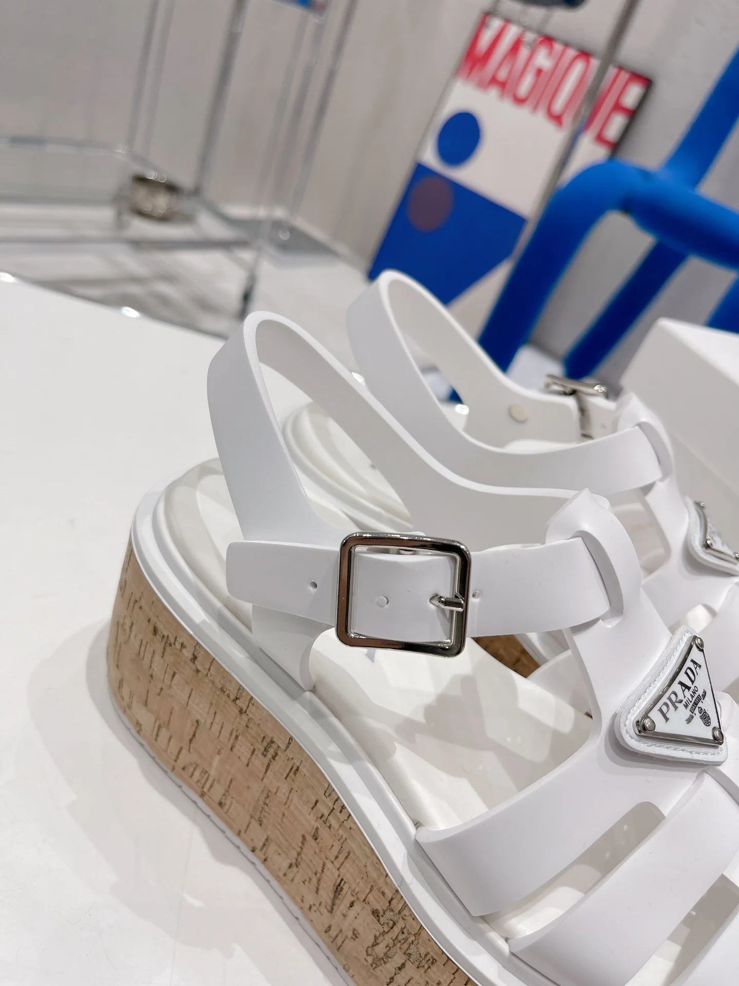 Новинка лета 2022 от Prada - Римские плетеные сандалии на платформе - Резиновые сандалии