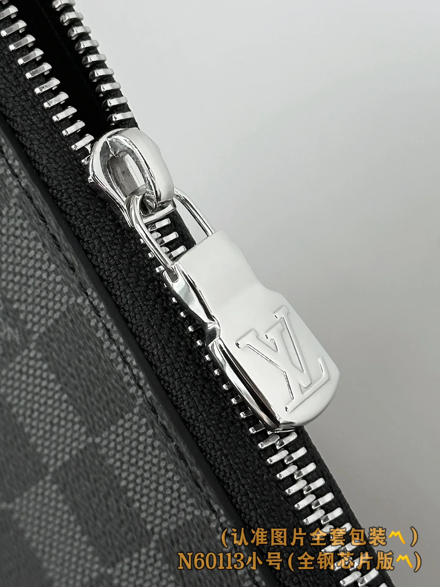 LV-n60113-pochette-jour маленькая сумочка в черную клетку