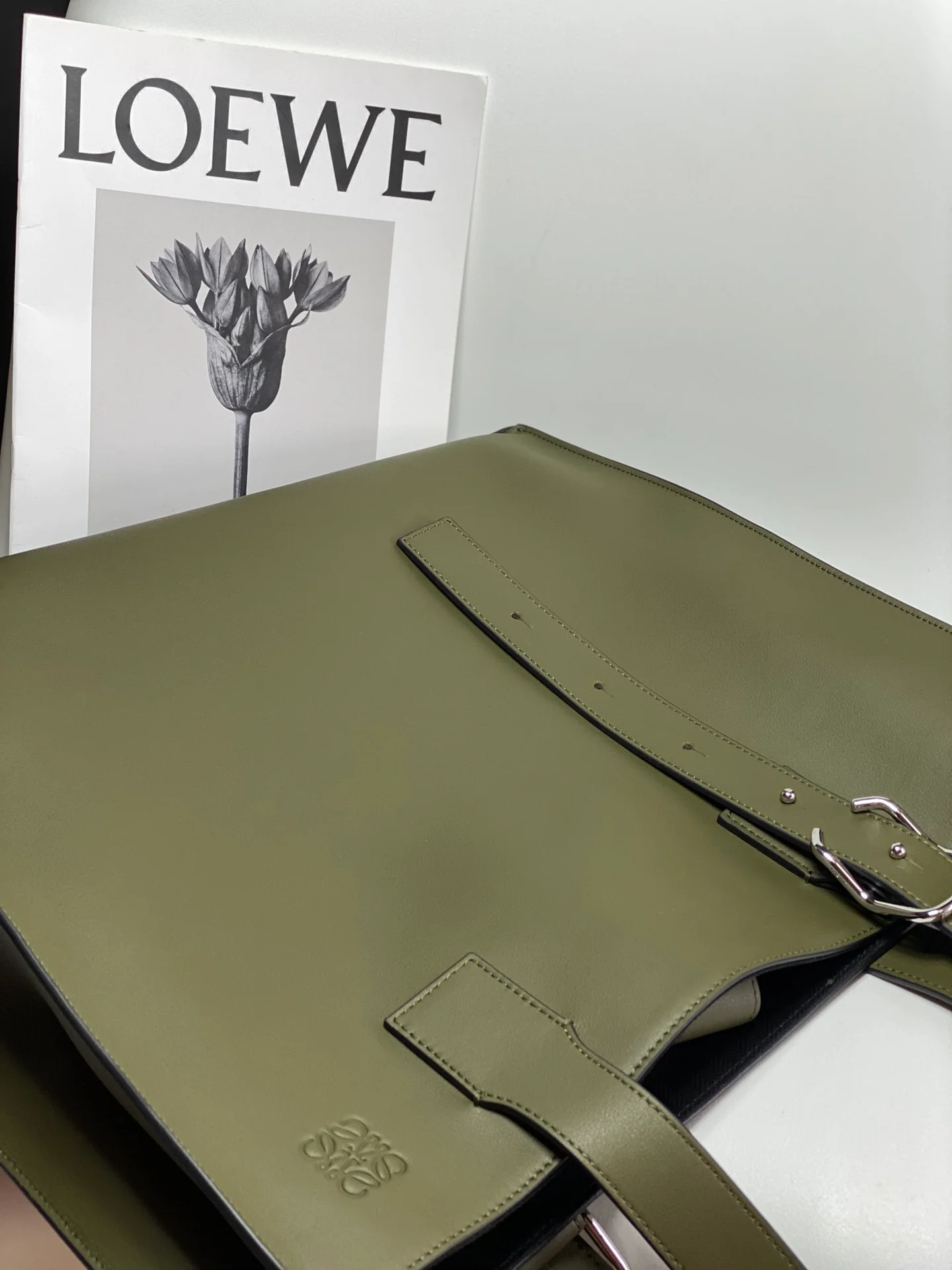 Сумка-тоут Loewe с горизонтальной пряжкой, 3