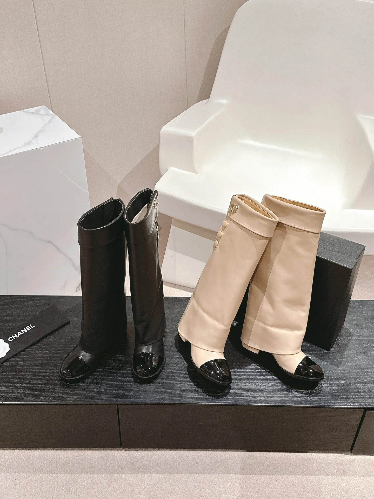 Сапоги Chanel на высоком каблуке 2024 года - изображение из коллекции