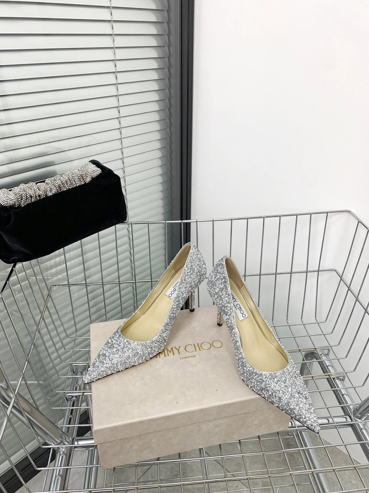 Новые поступления коллекции Jimmy весна/лето 2022 - Туфли на высоком каблуке с пайетками - 2