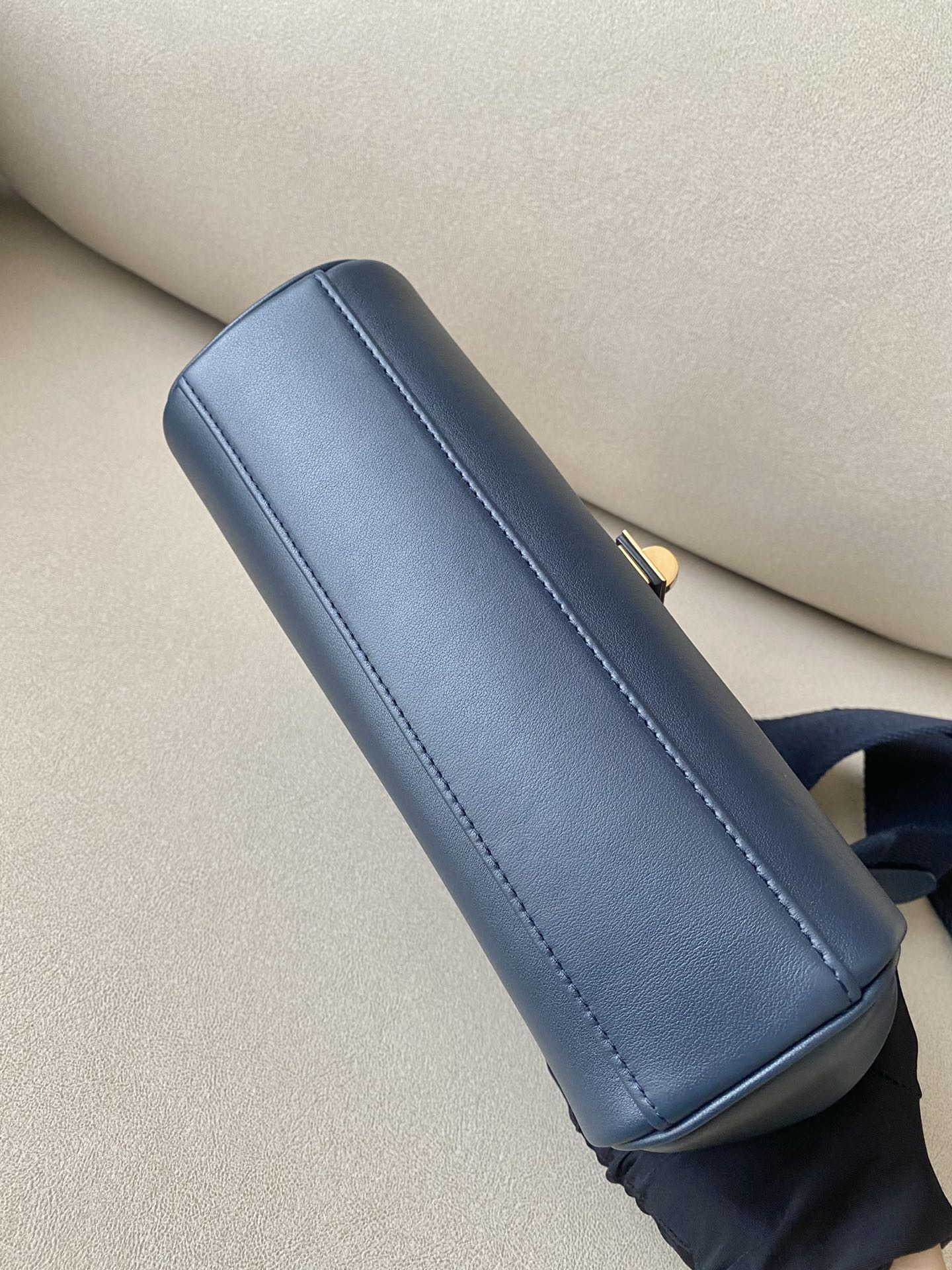 Сумка Celine Teen Soft из телячьей кожи с зернистой текстурой (16 оттенков) - 5