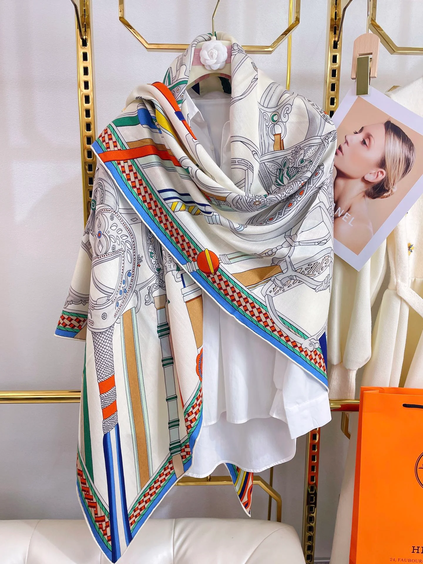 Квадратный шарф Hermes Stirrup Racing – 140 см – 70% кашемир – 30% шелк